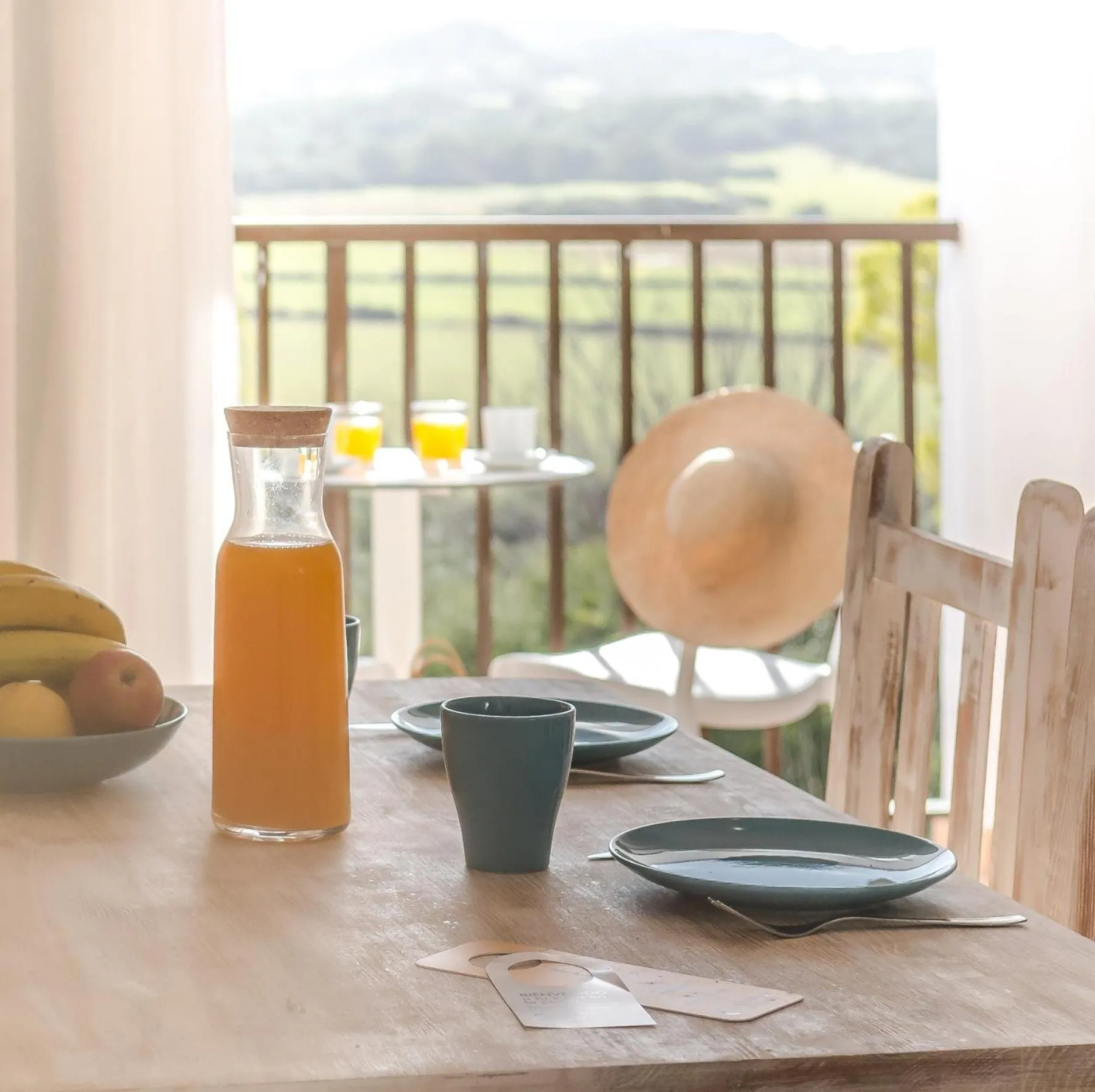 Food and drinks in FERGUS Club Carema Splash