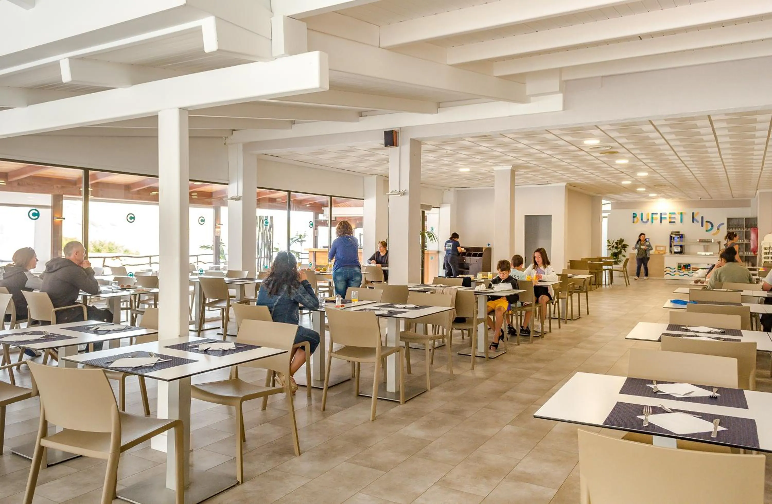 Restaurant/places to eat in FERGUS Club Carema Splash