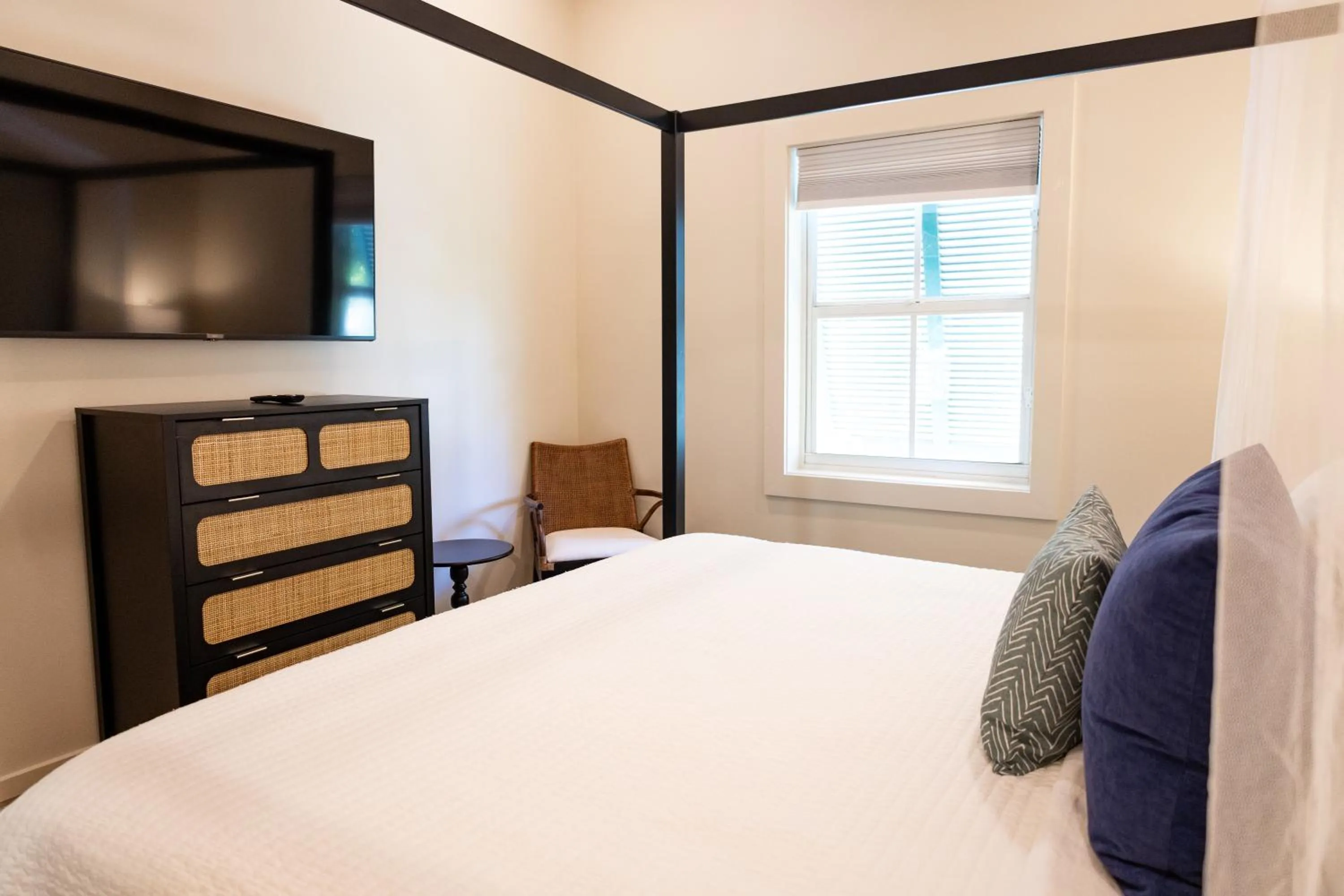 Bedroom, Bed in The Key West Hotel