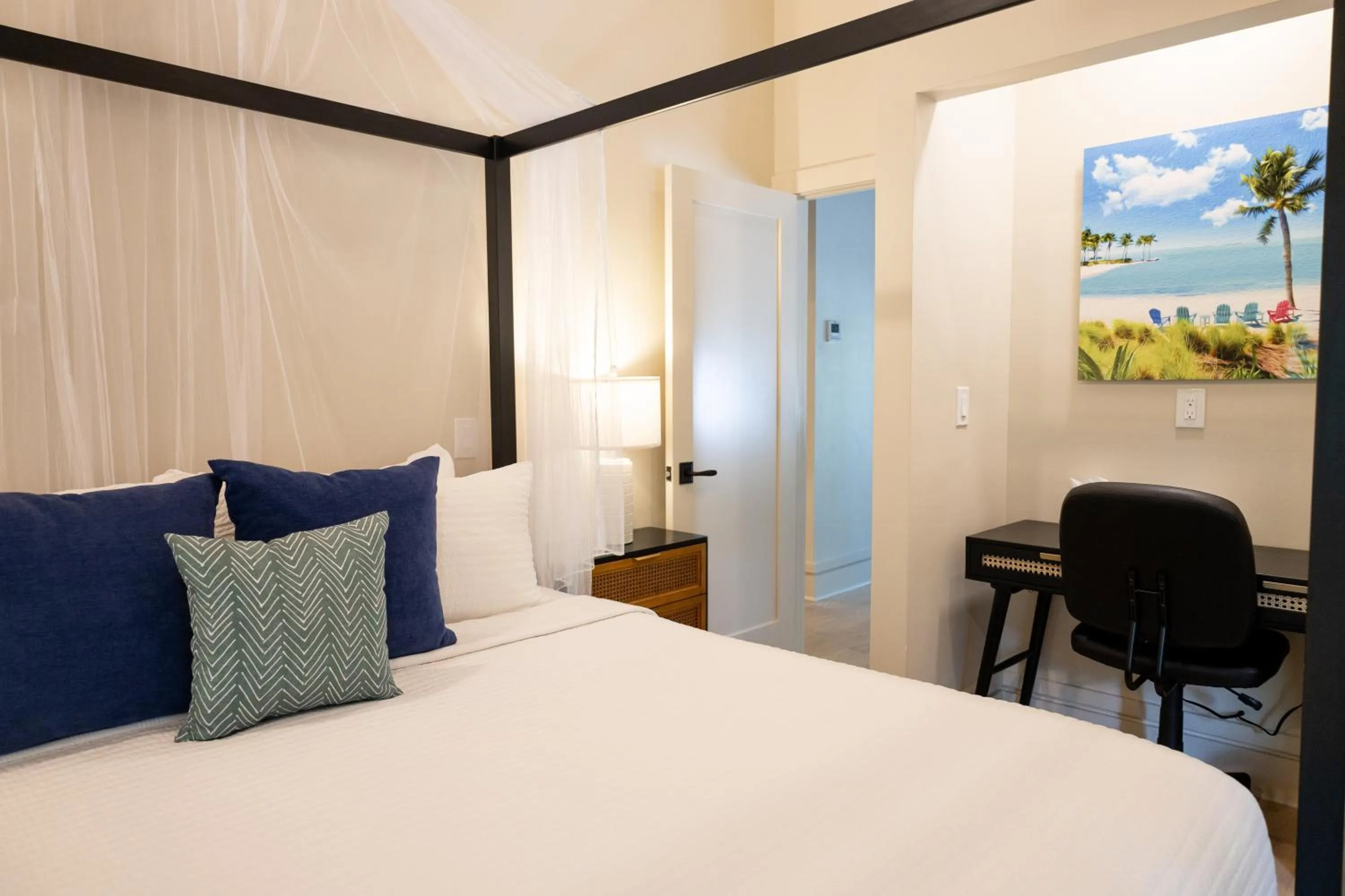 Bedroom, Bed in The Key West Hotel