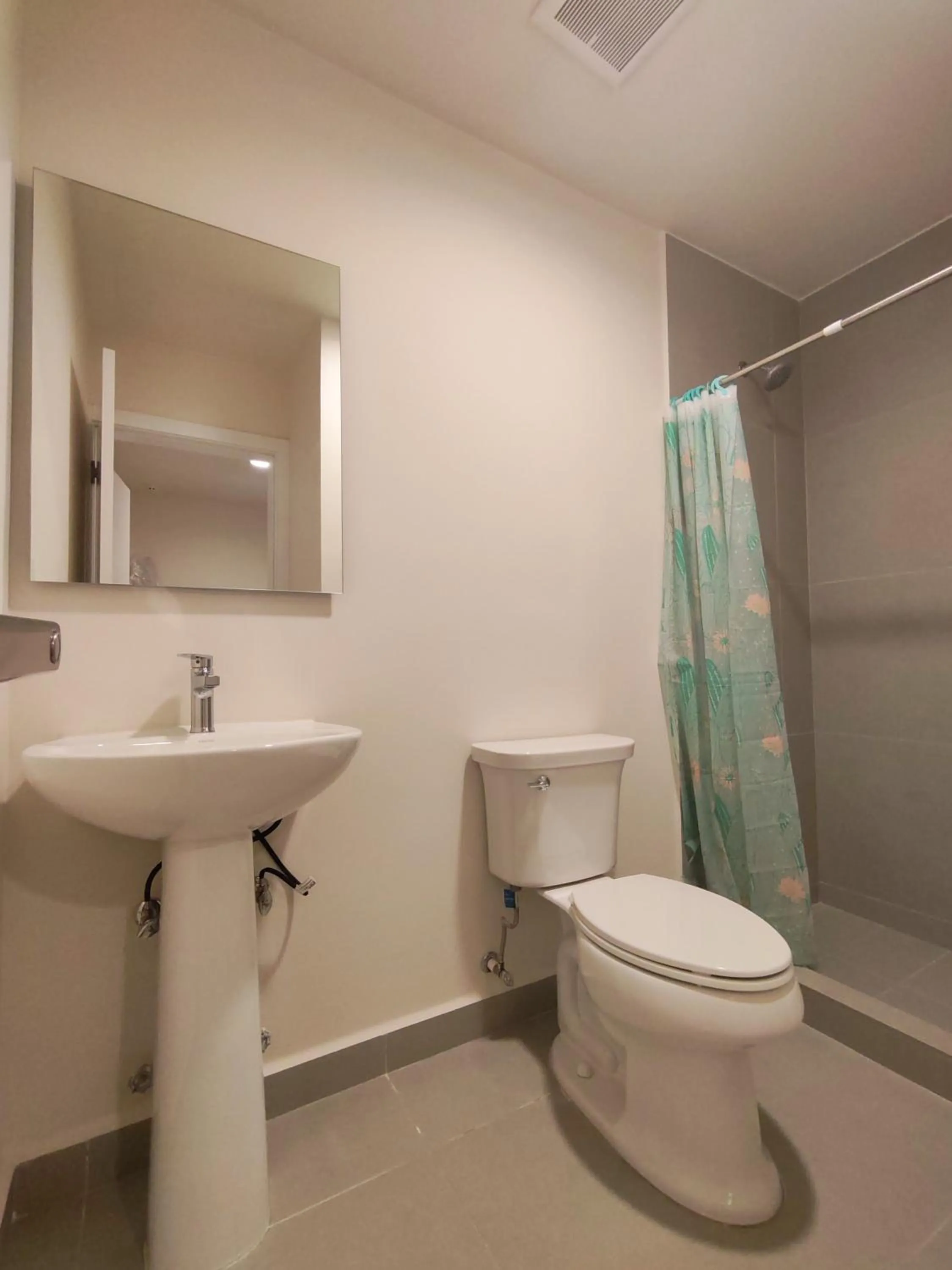 Shower in Villa Marina Lodge & Condos