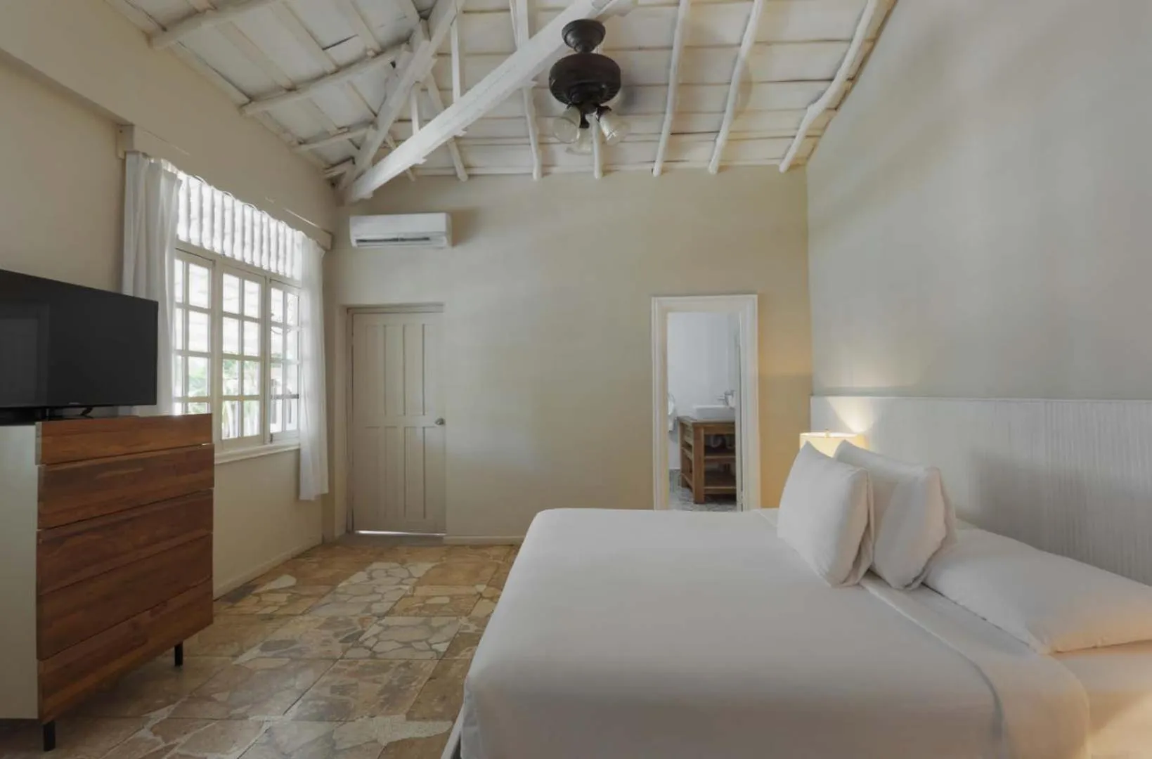 Bed in Villa Marina Lodge & Condos