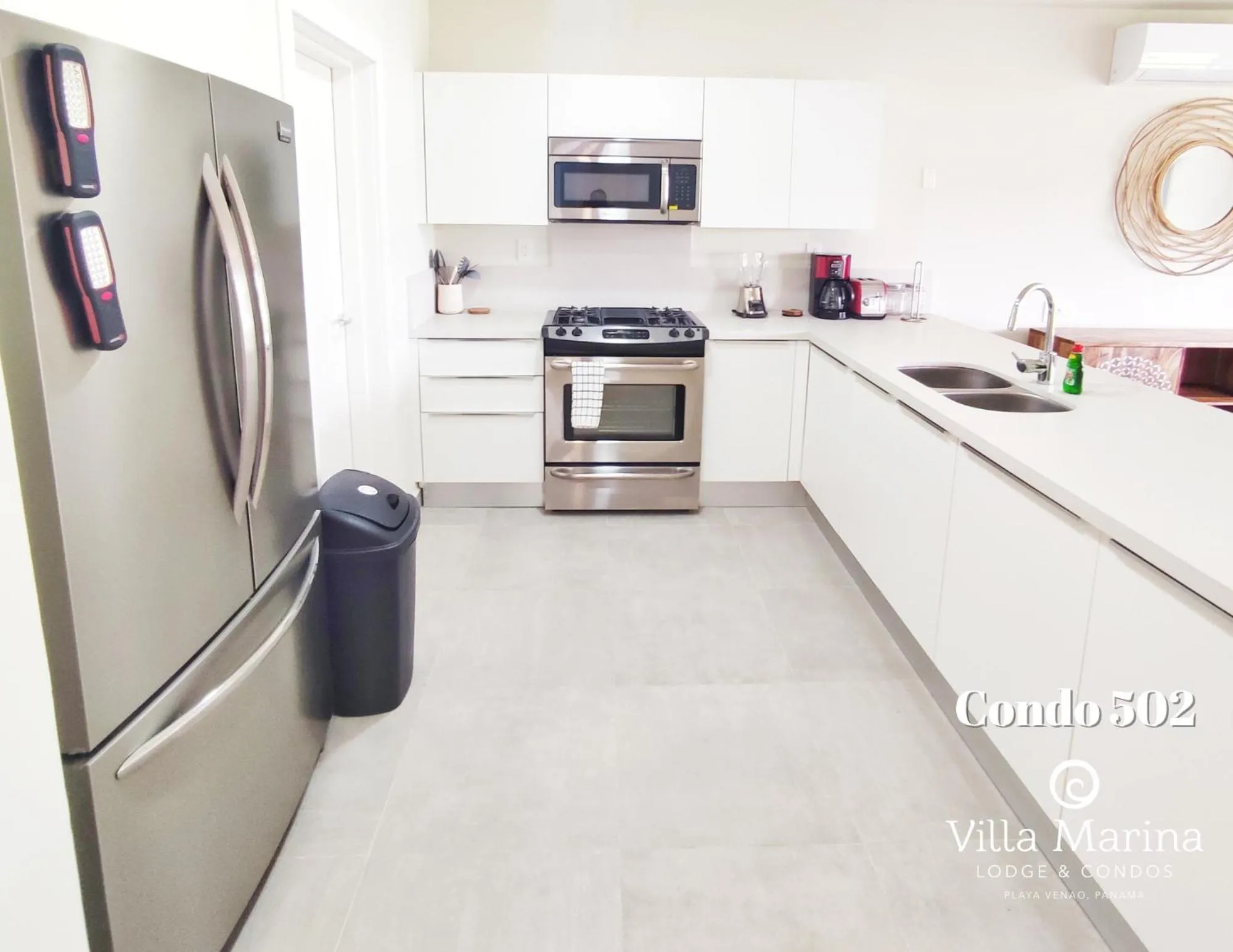 kitchen in Villa Marina Lodge & Condos