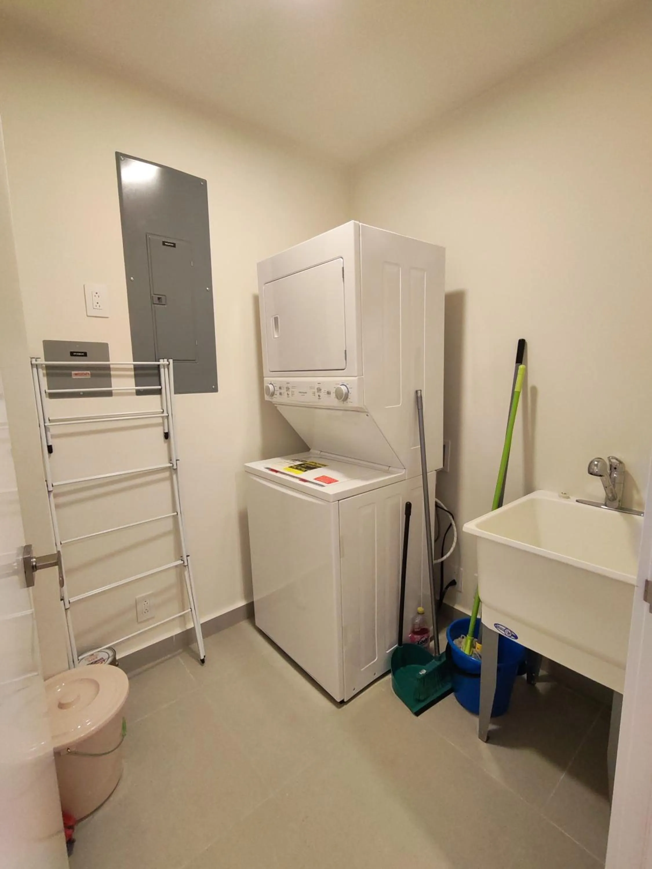 laundry in Villa Marina Lodge & Condos