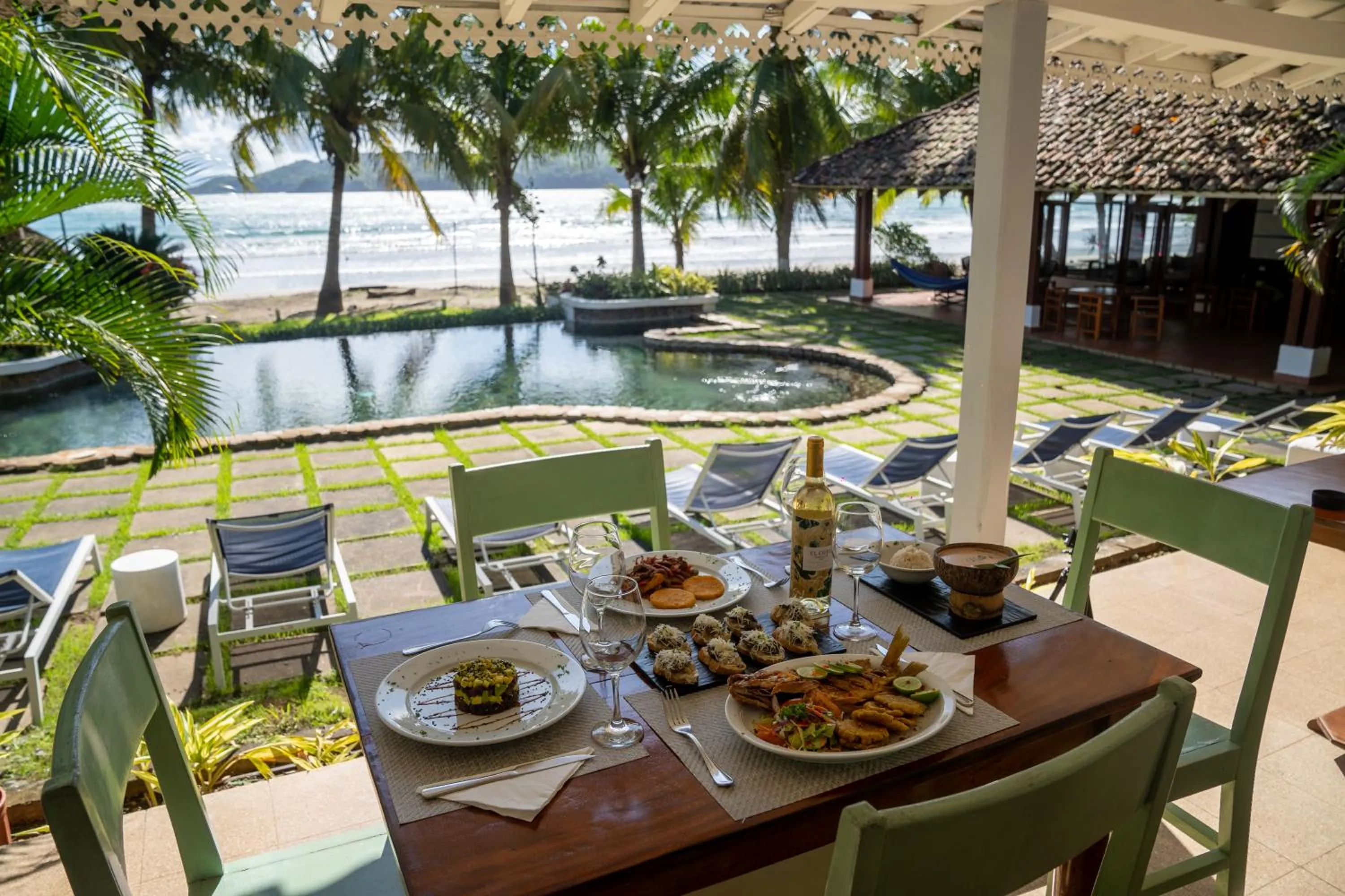 Restaurant/places to eat in Villa Marina Lodge & Condos