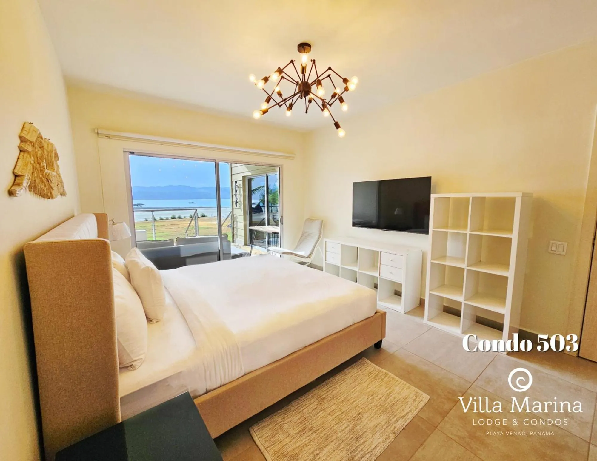 Sea view, Bed in Villa Marina Lodge & Condos