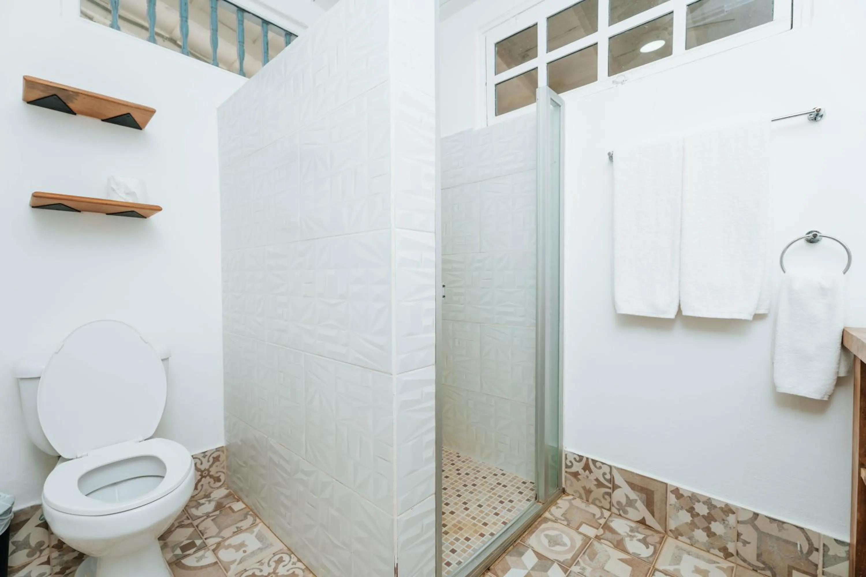 Shower in Villa Marina Lodge & Condos