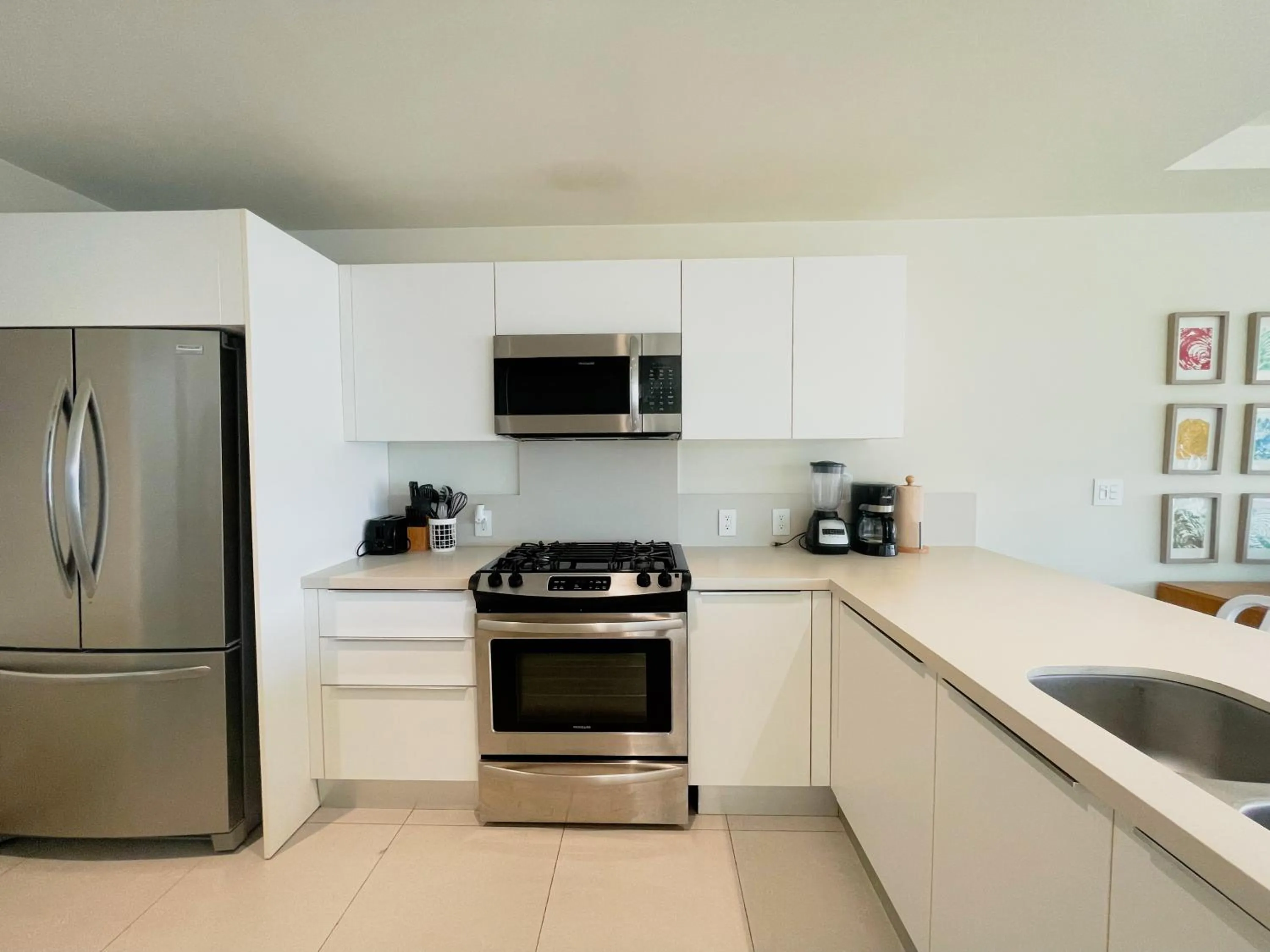 Kitchen or kitchenette in Villa Marina Lodge & Condos