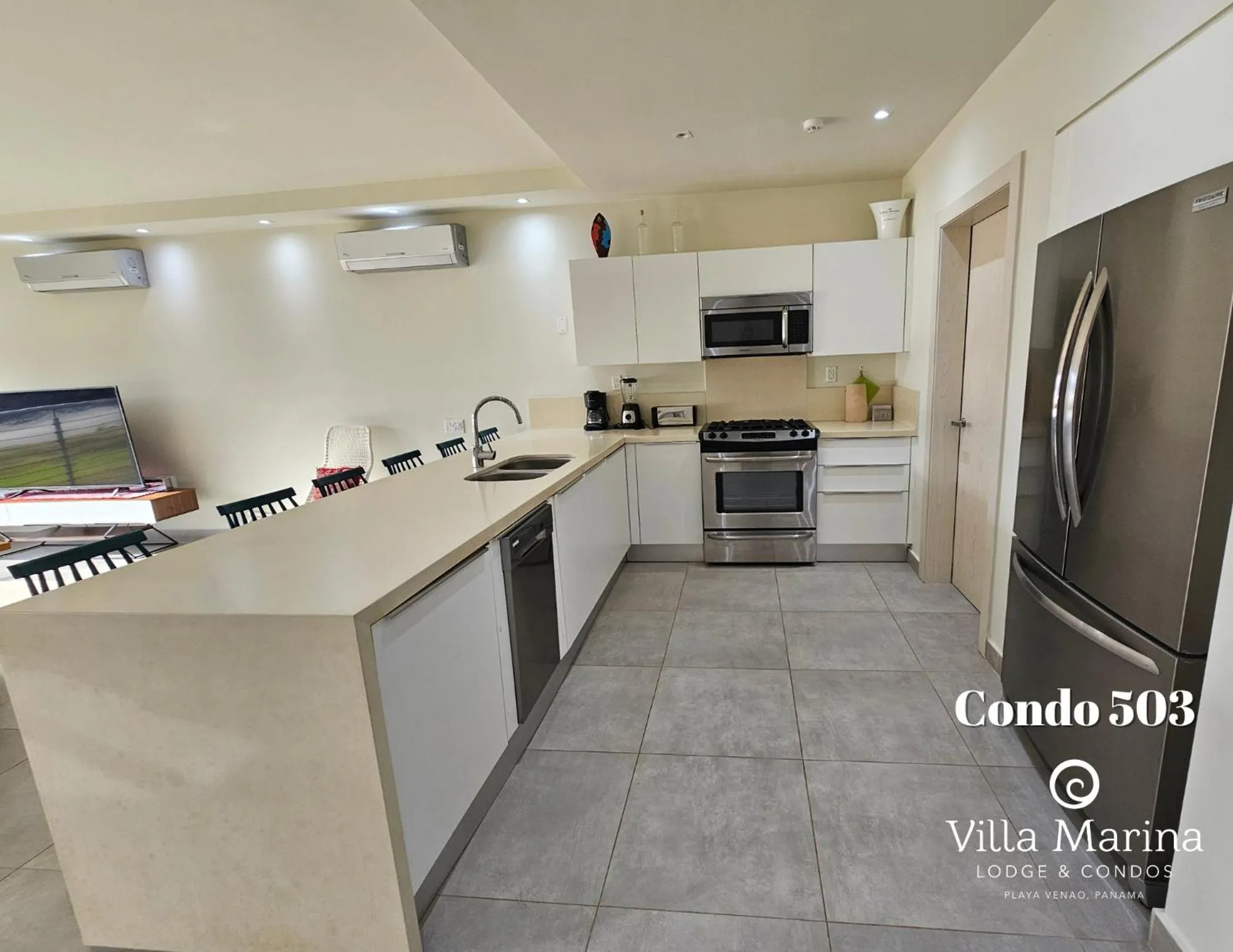 Kitchen or kitchenette in Villa Marina Lodge & Condos