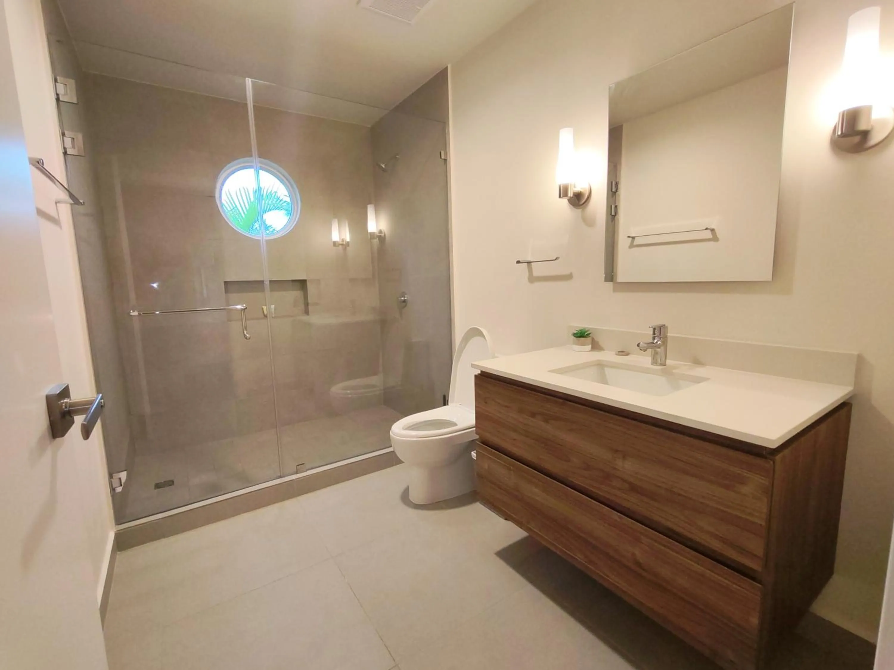 Shower in Villa Marina Lodge & Condos