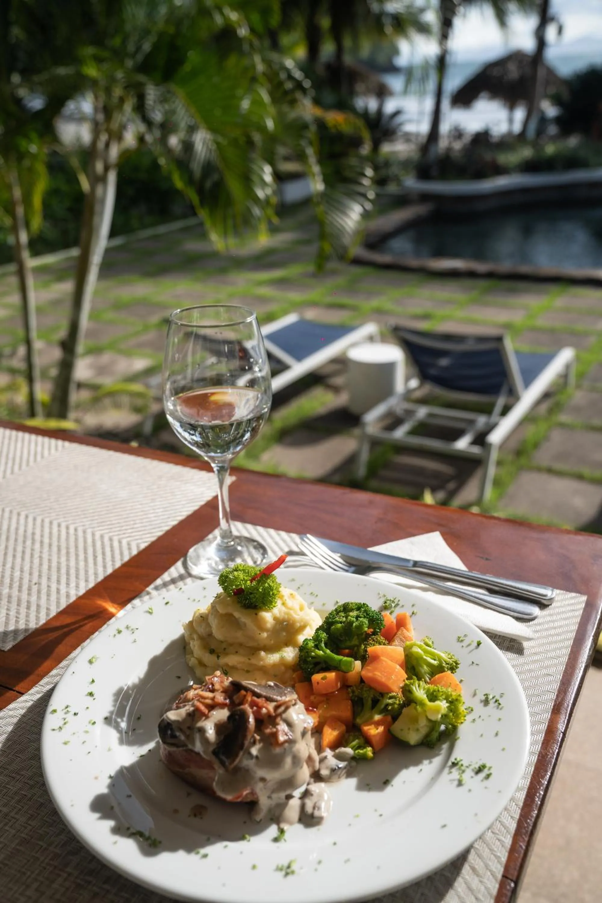 Restaurant/places to eat in Villa Marina Lodge & Condos