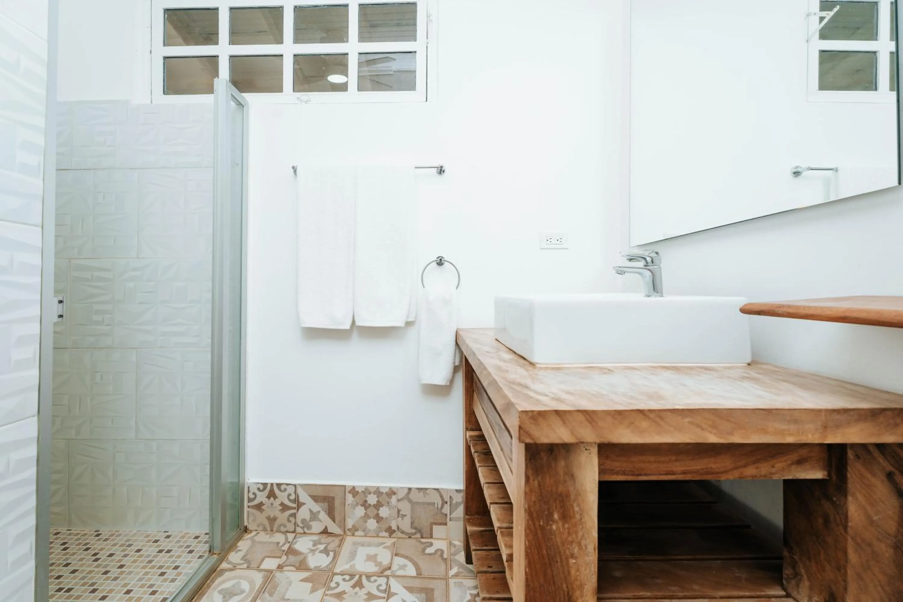 Shower in Villa Marina Lodge & Condos
