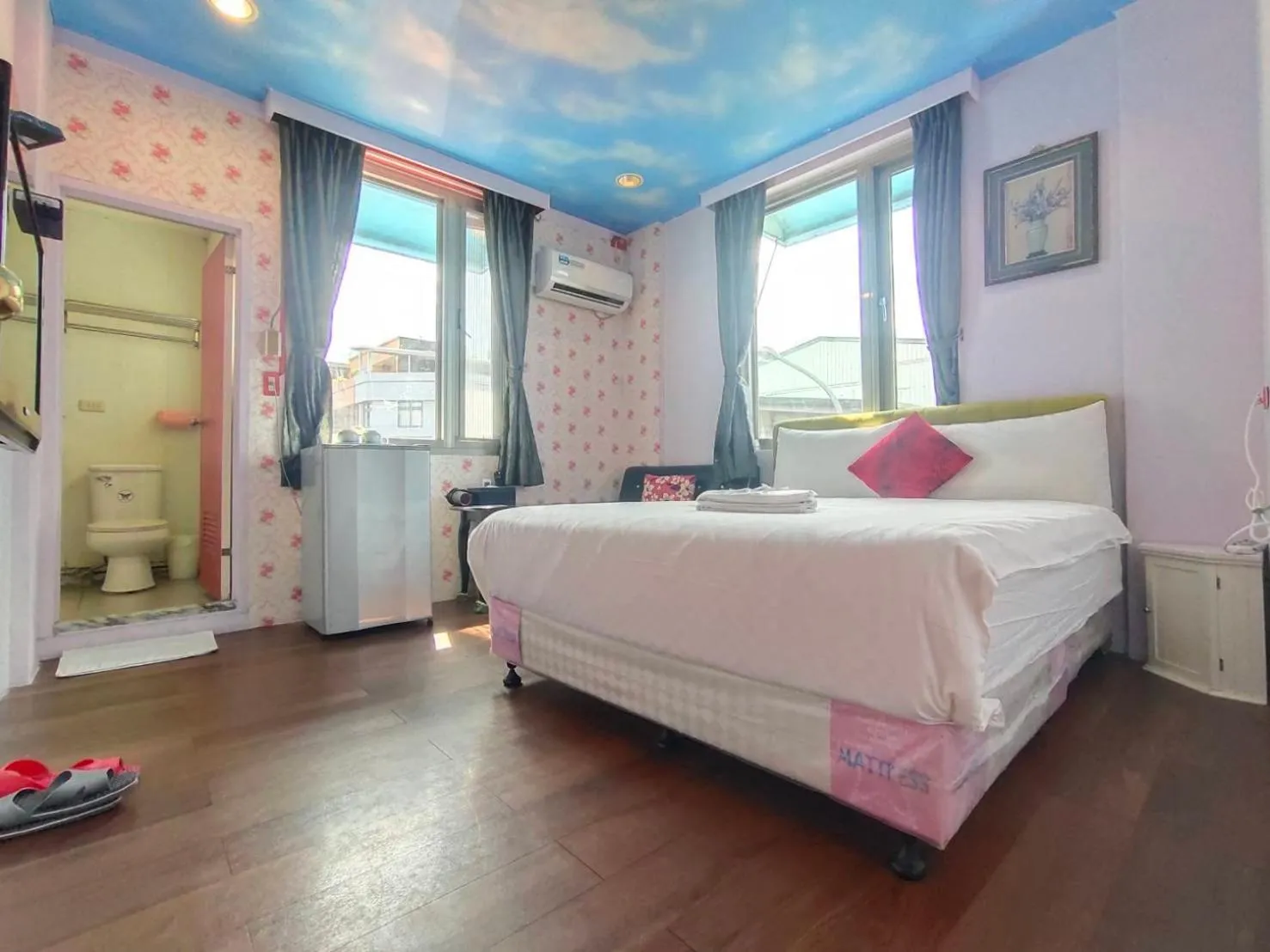 Photo of the whole room, Bed in 藍天白雲民宿Lantian Baiyun - 證號 112 -English welcome