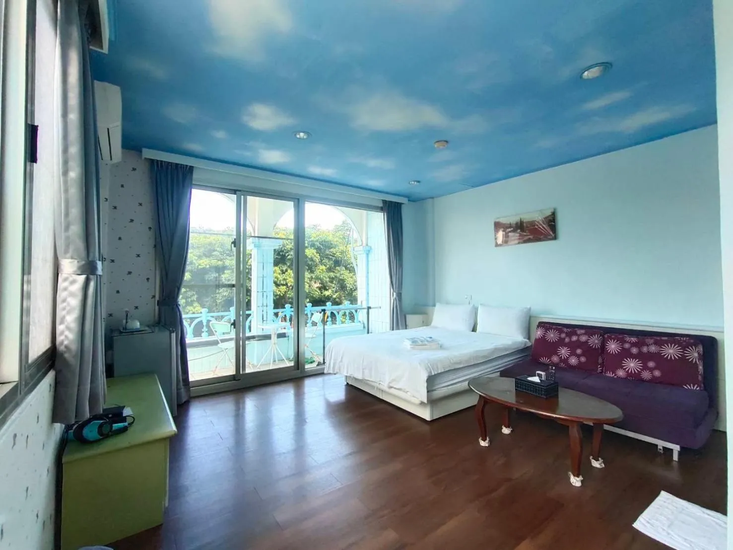 Photo of the whole room, Bed in 藍天白雲民宿Lantian Baiyun - 證號 112 -English welcome