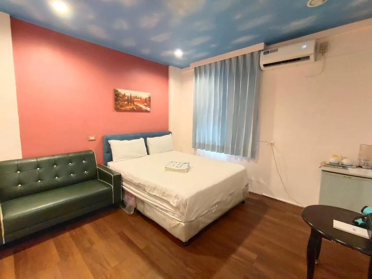 Photo of the whole room, Bed in 藍天白雲民宿Lantian Baiyun - 證號 112 -English welcome