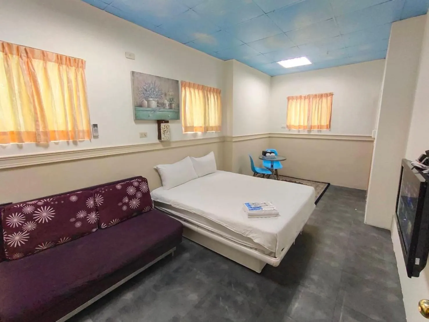 Photo of the whole room, Bed in 藍天白雲民宿Lantian Baiyun - 證號 112 -English welcome