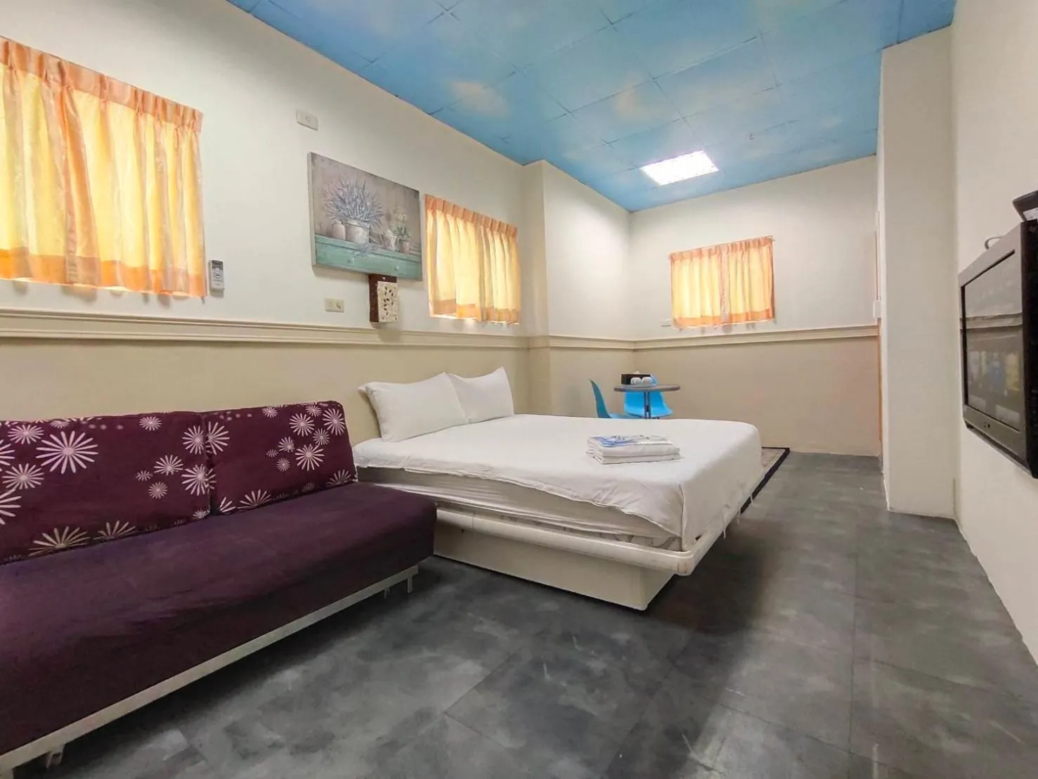 Photo of the whole room, Bed in 藍天白雲民宿Lantian Baiyun - 證號 112 -English welcome