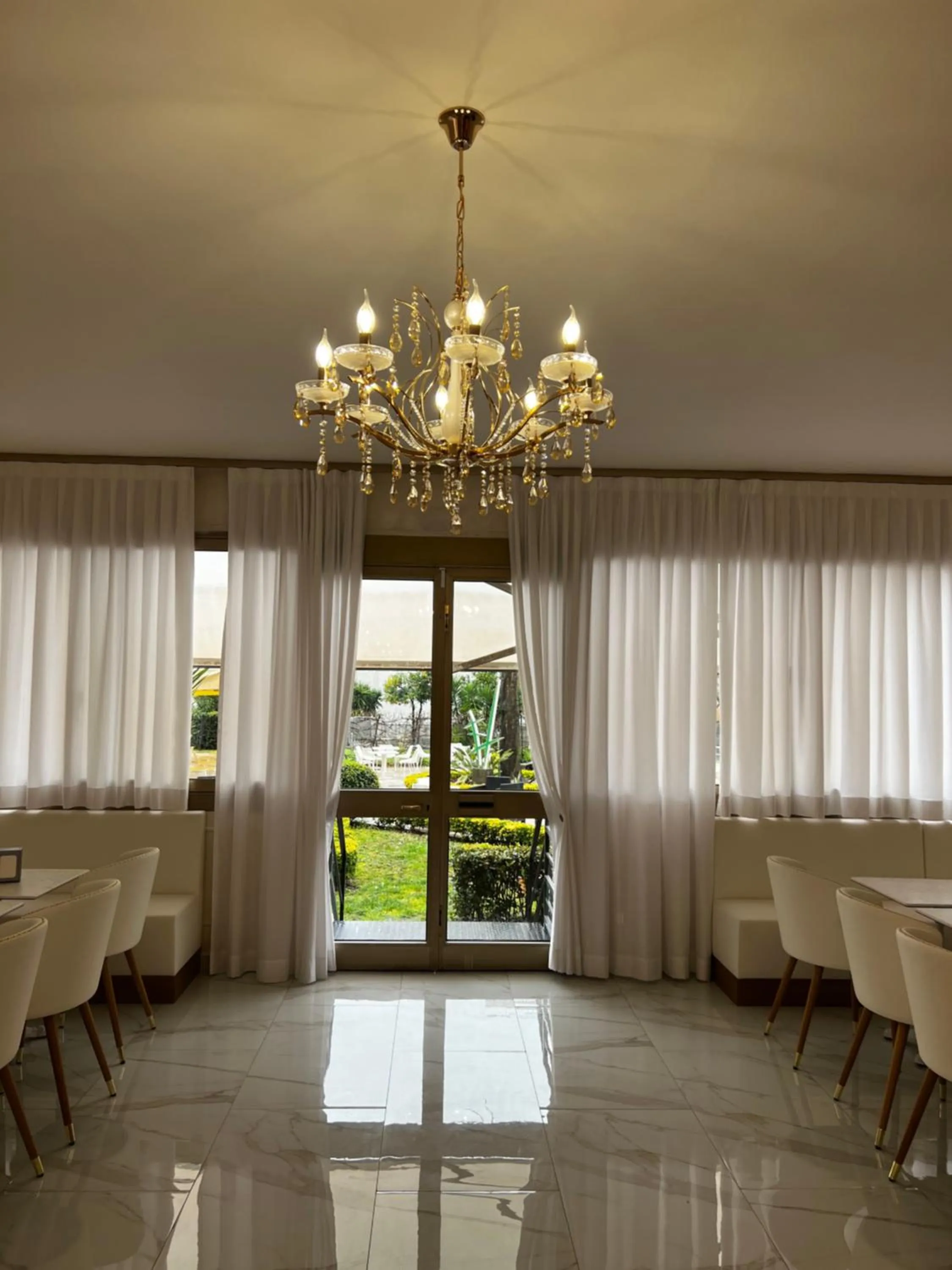Restaurant/places to eat in Parco Tirreno Hotel