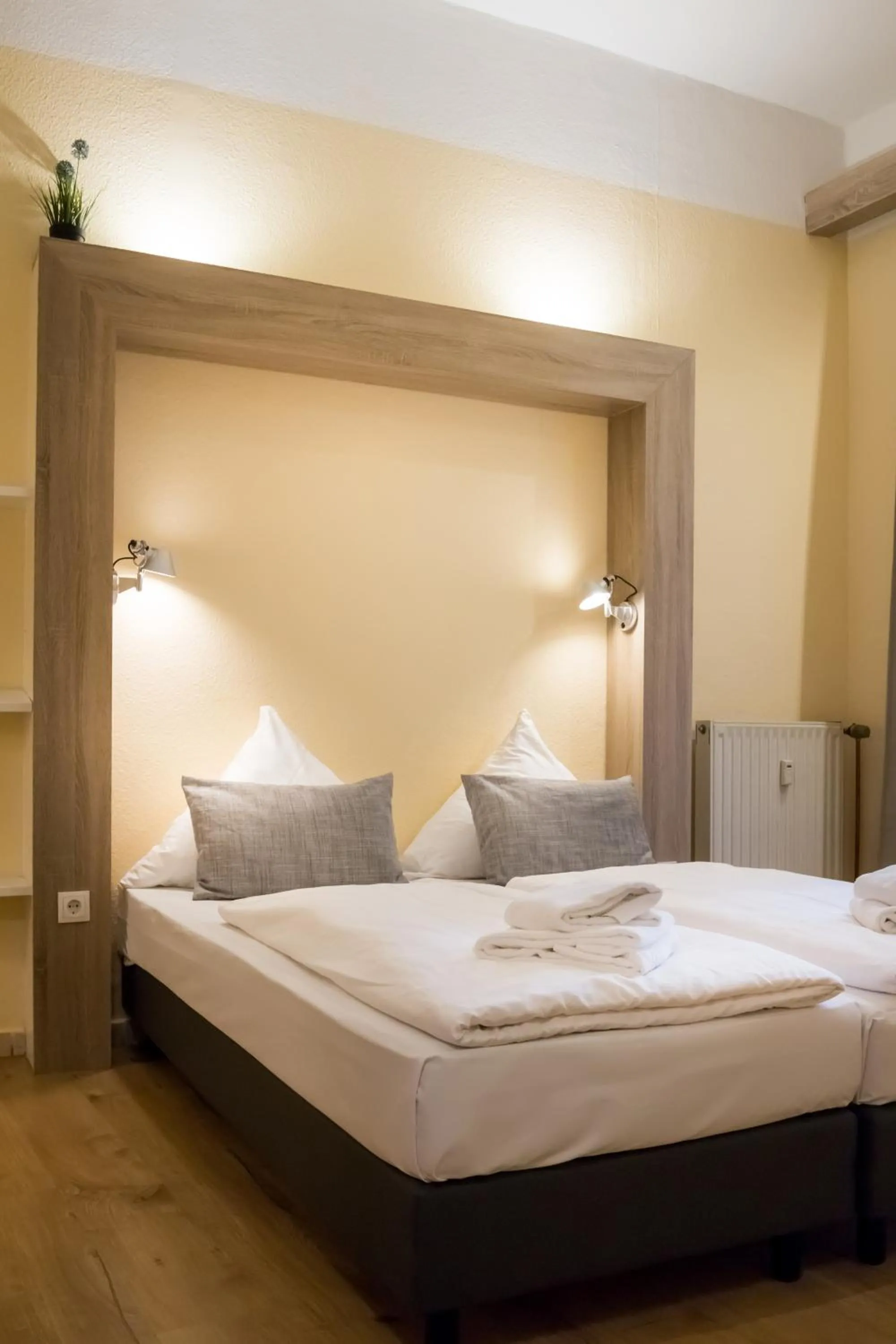 Bedroom, Bed in dingdong koblenz - city apartments