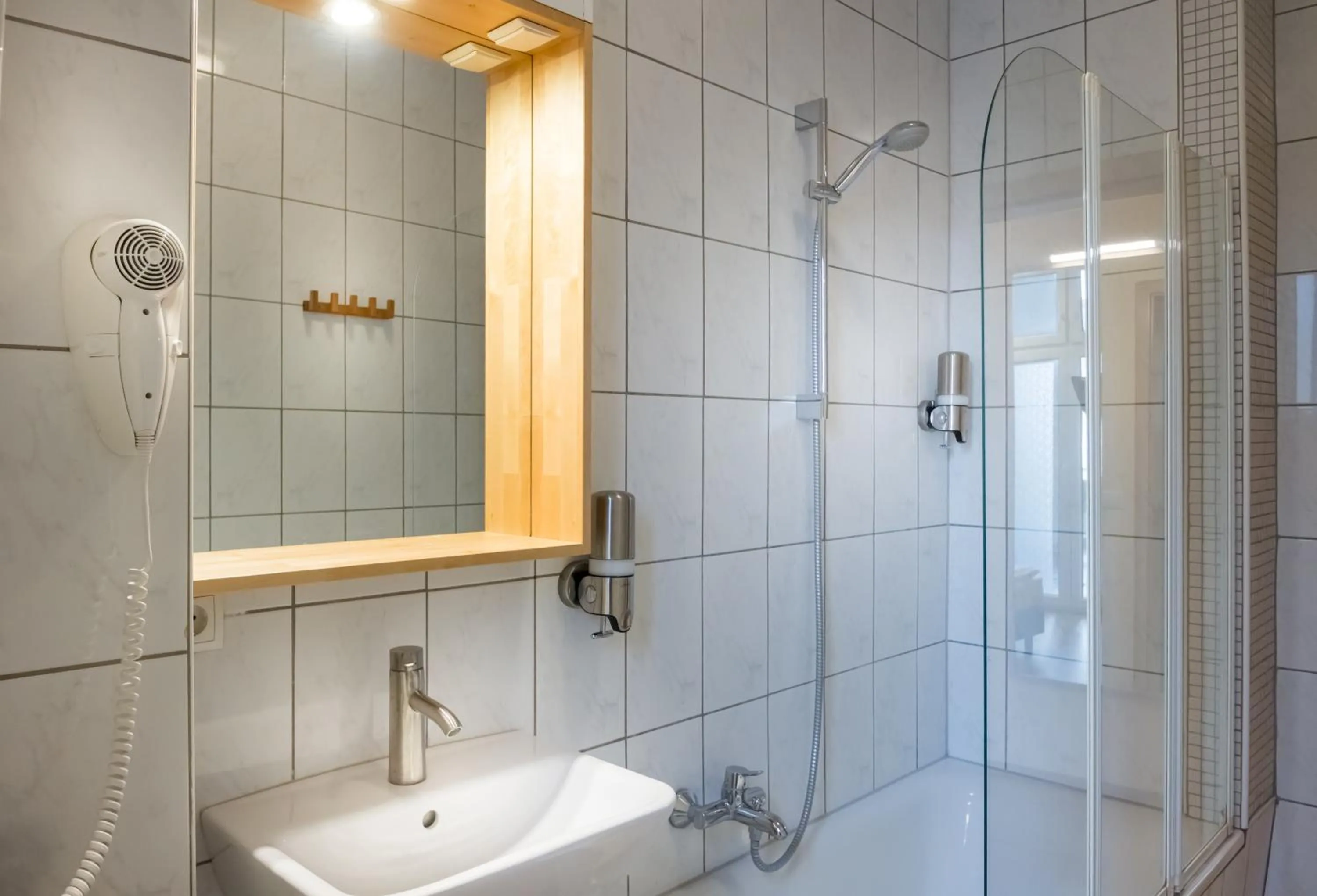 Shower in dingdong koblenz - city apartments