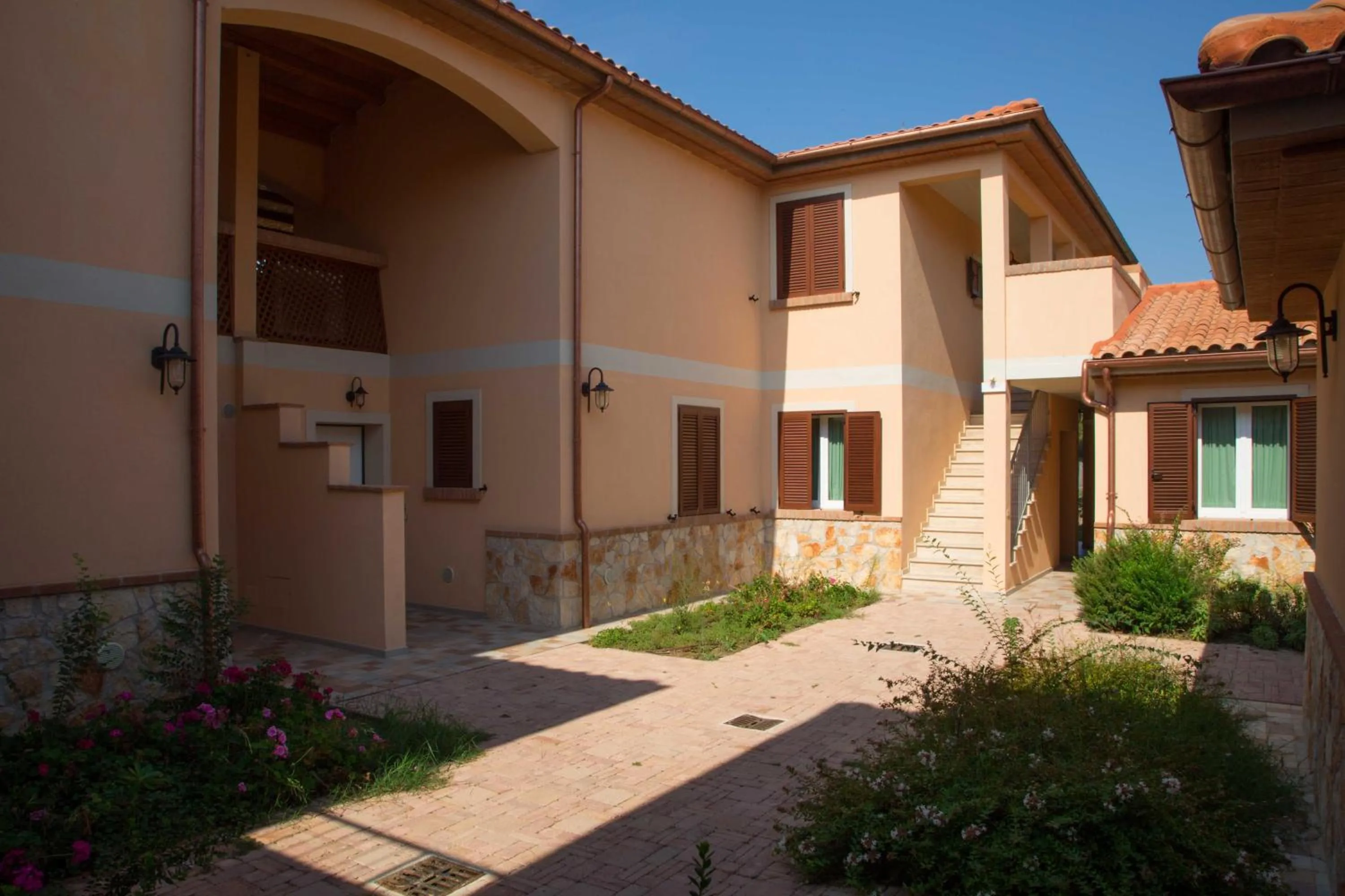 Property building in La Residenza del Golfo