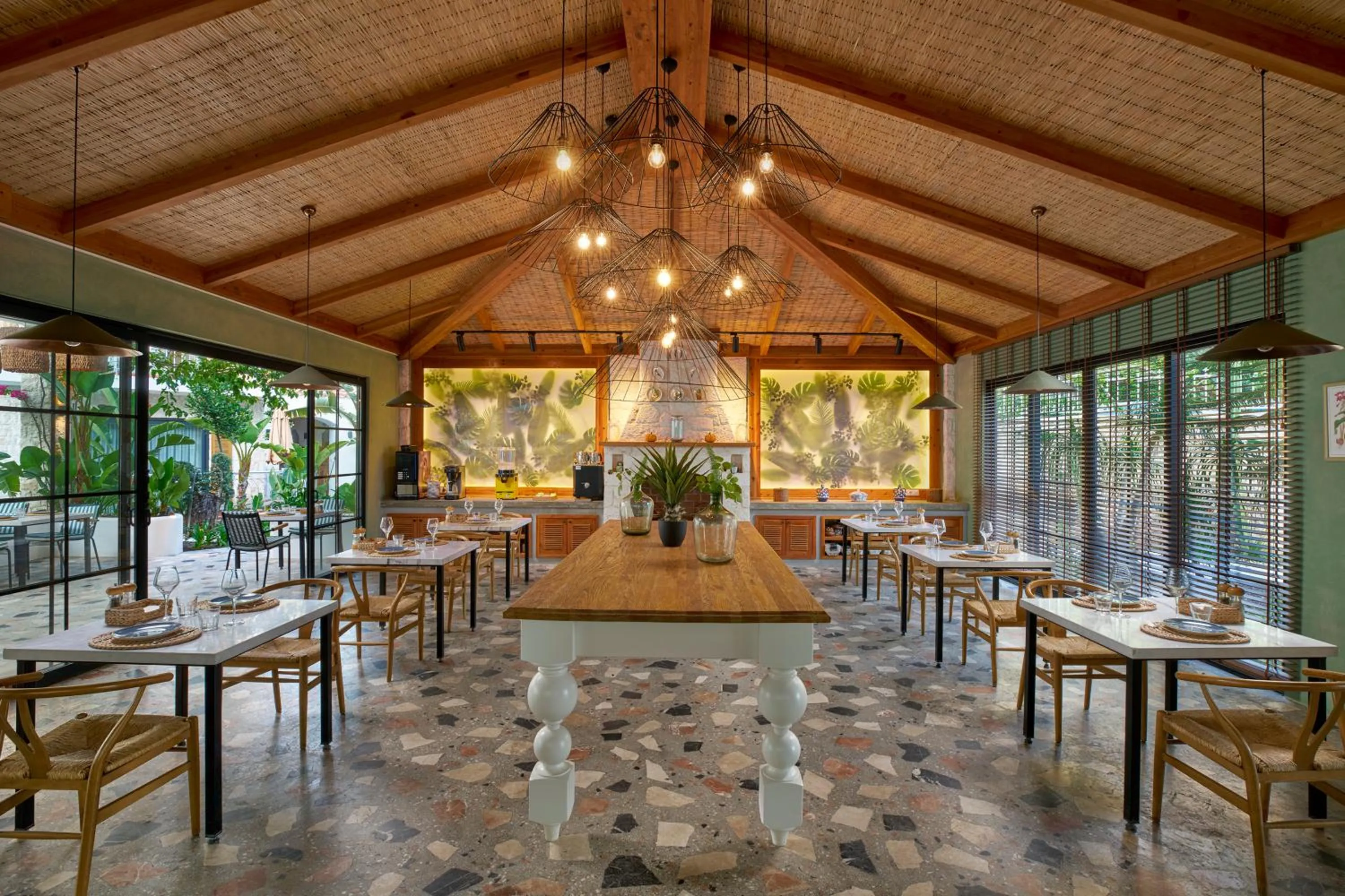 Restaurant/places to eat in La Boutique Maya