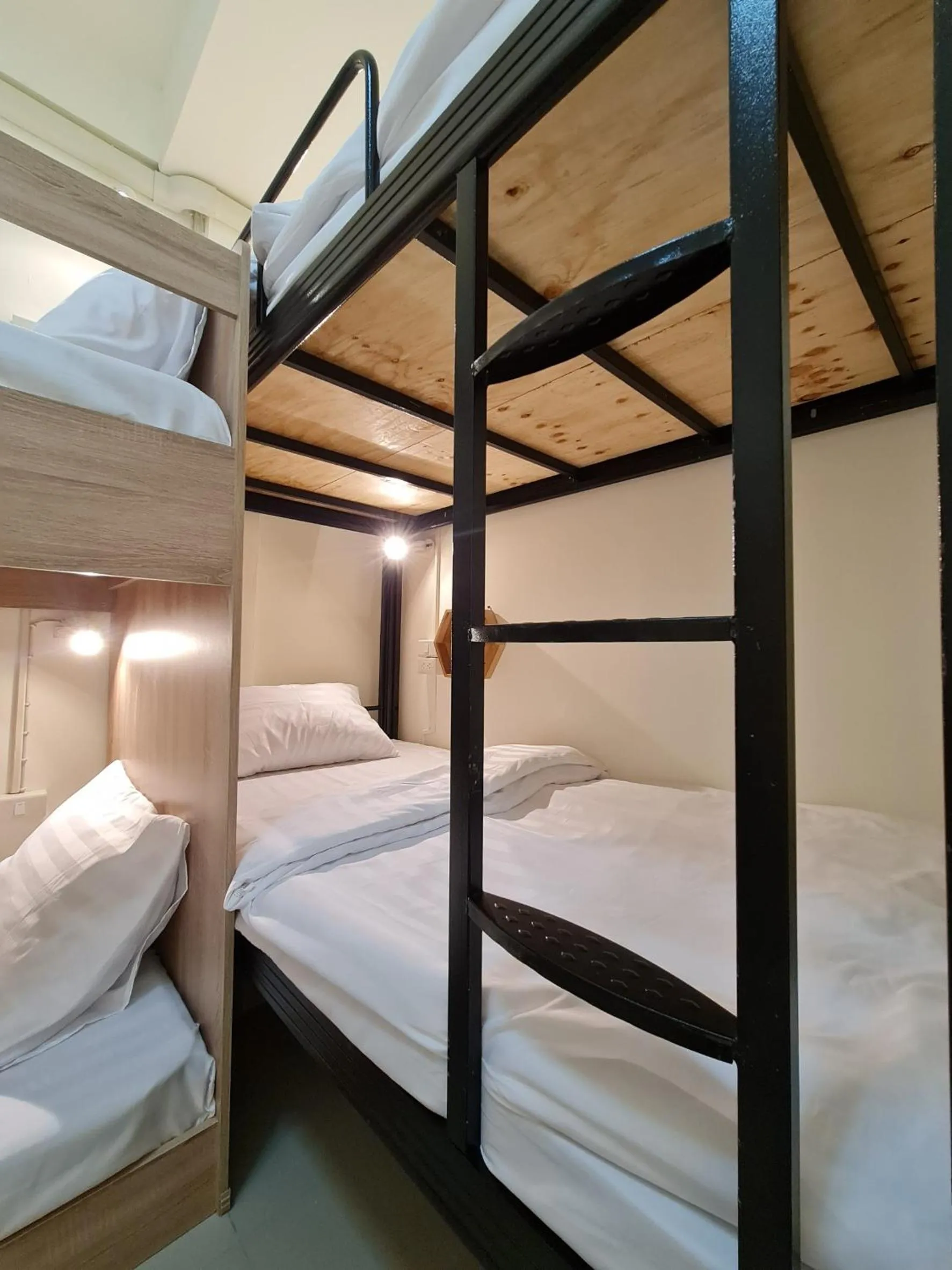 bunk bed, Bed in De Chalet