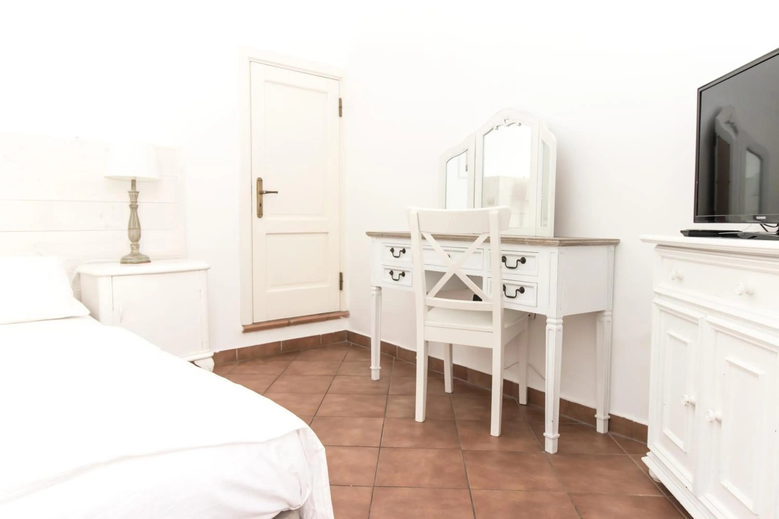 Bedroom, Bed in And So