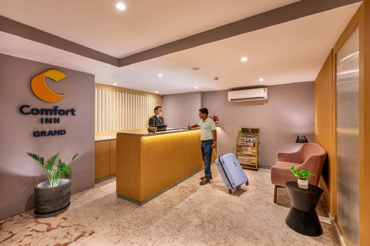 Logo/Certificate/Sign in Comfort Inn Grand, Kaushambi