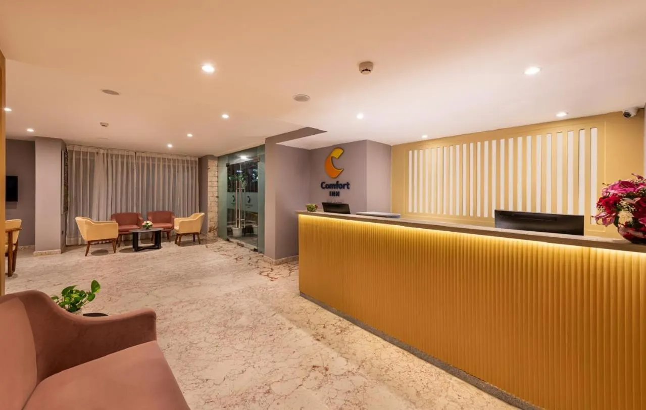 Seating area in Comfort Inn Grand, Kaushambi