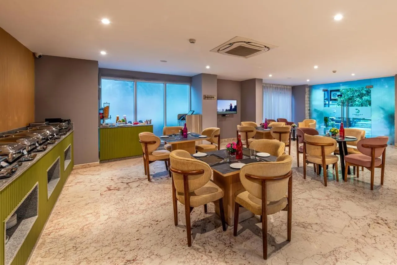 Restaurant/places to eat in Comfort Inn Grand, Kaushambi