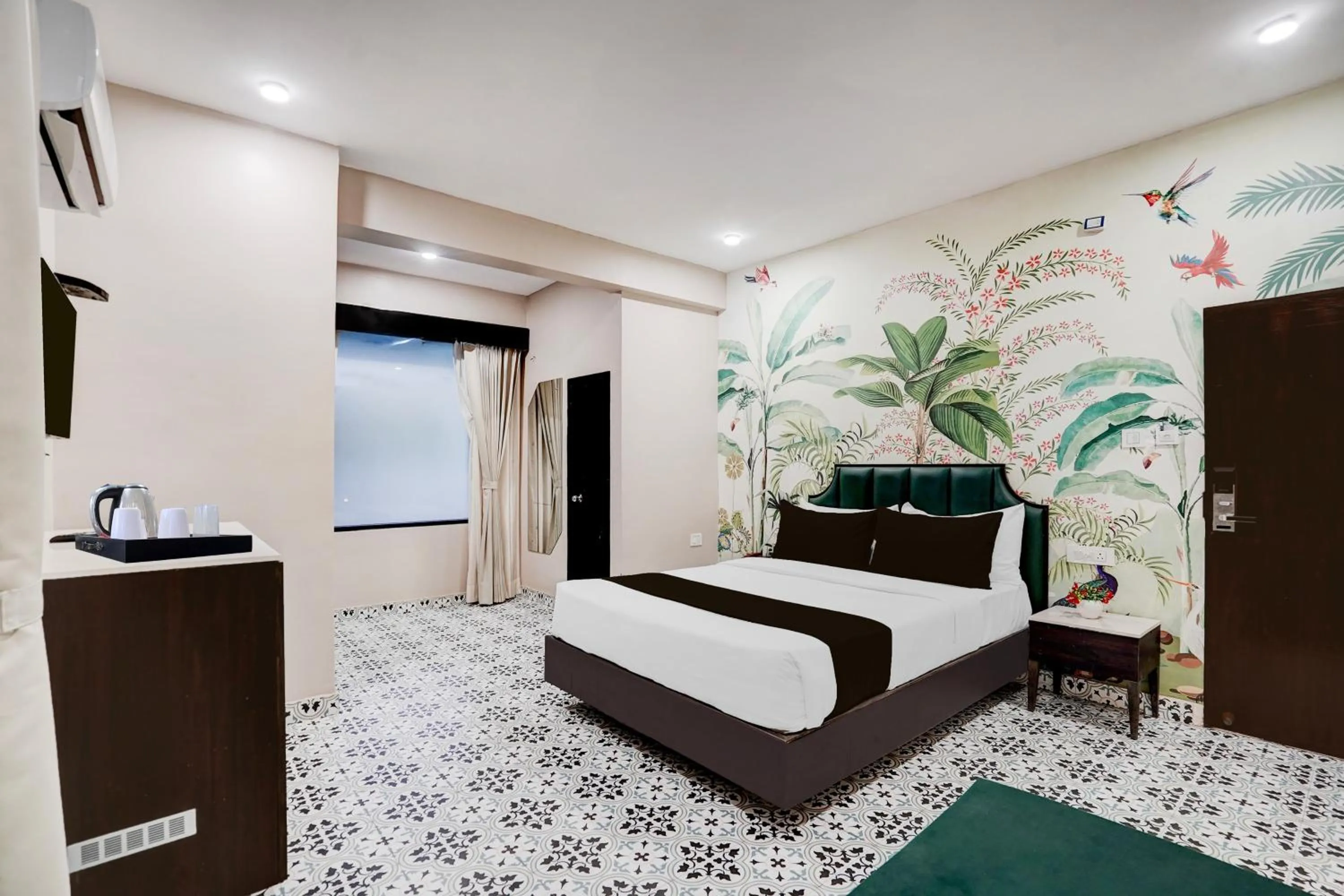 Bedroom, Bed in Super Townhouse Chandpole Metro Station Formerly Hotel Raghuraj Palace