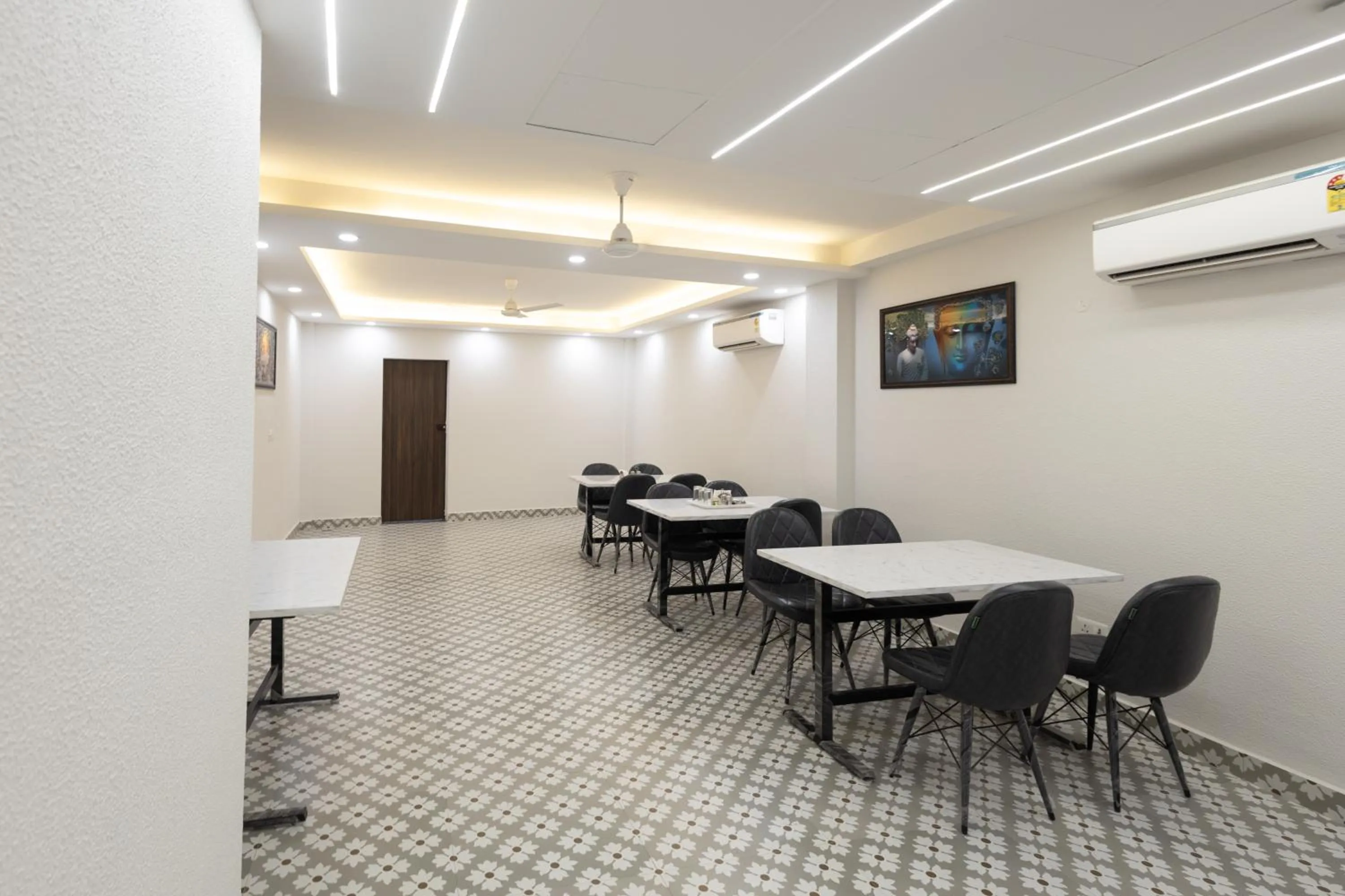 Meeting/conference room in Hotel Sunrise Ecostay