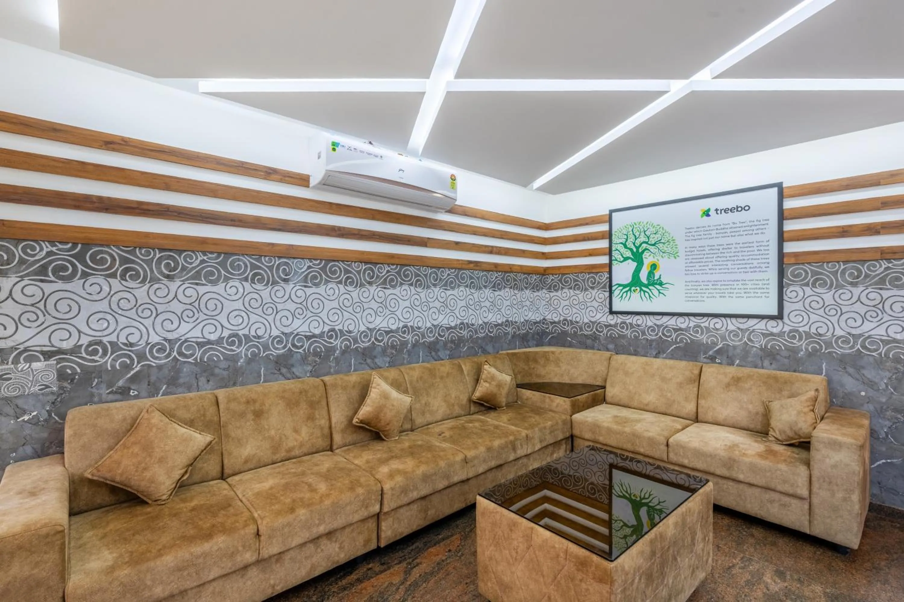 Lobby or reception in Treebo Sky City Grand, 5 Min From Mangalore Airport