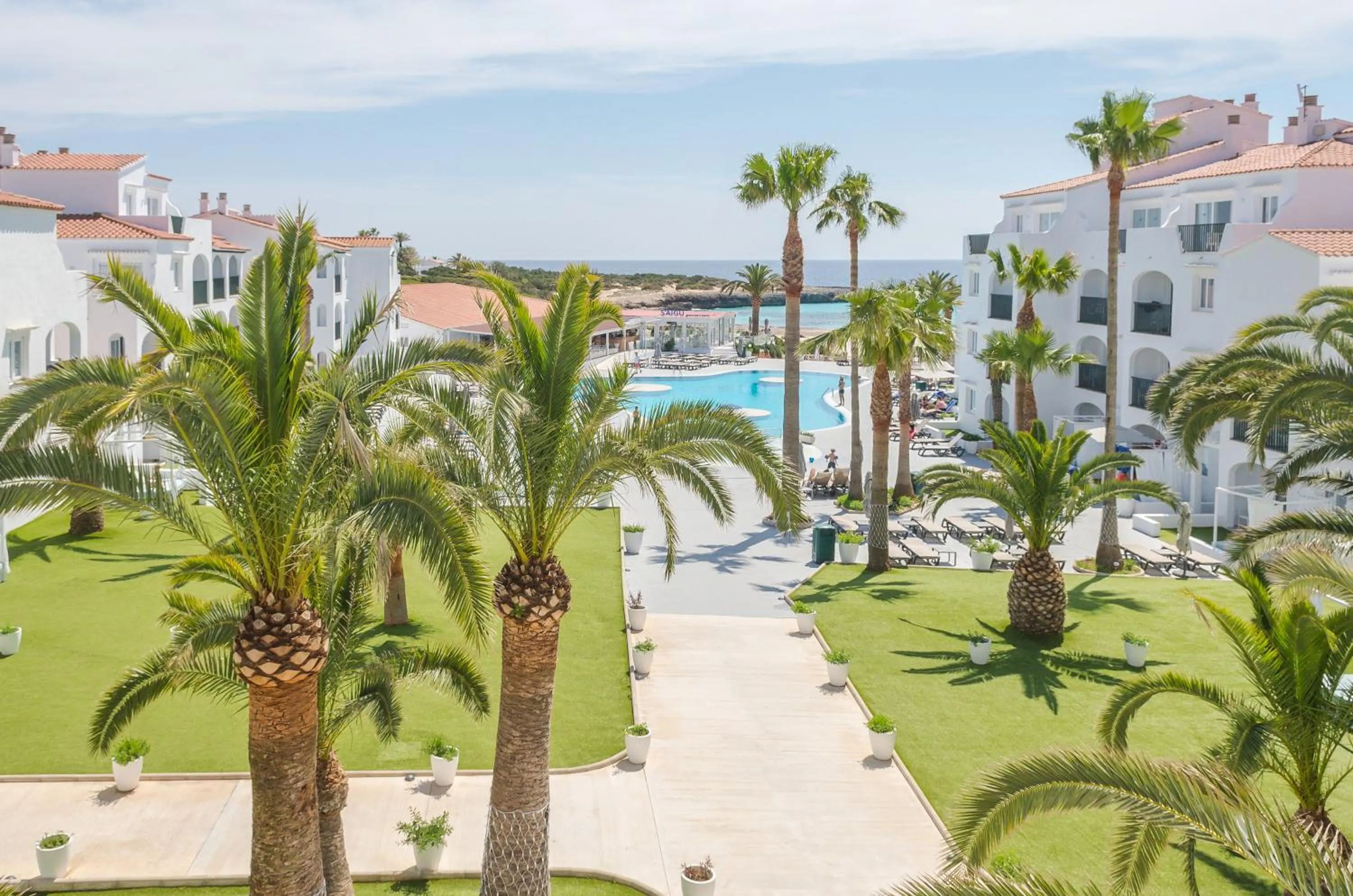 Bird's eye view in FERGUS Style Carema Beach