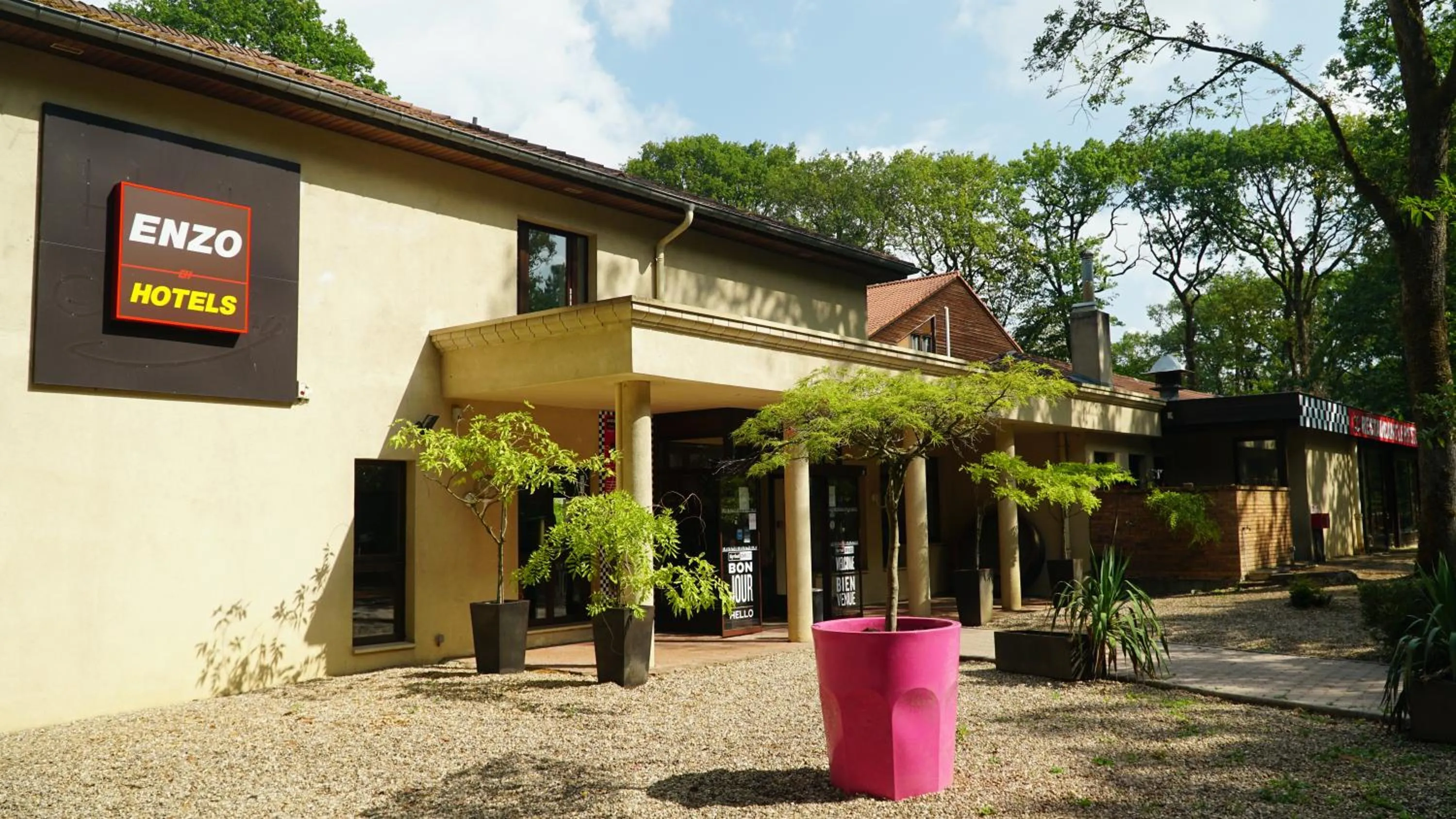 Property building in Enzo Hôtels - ST Eloy Metz Amneville By Kyriad Direct