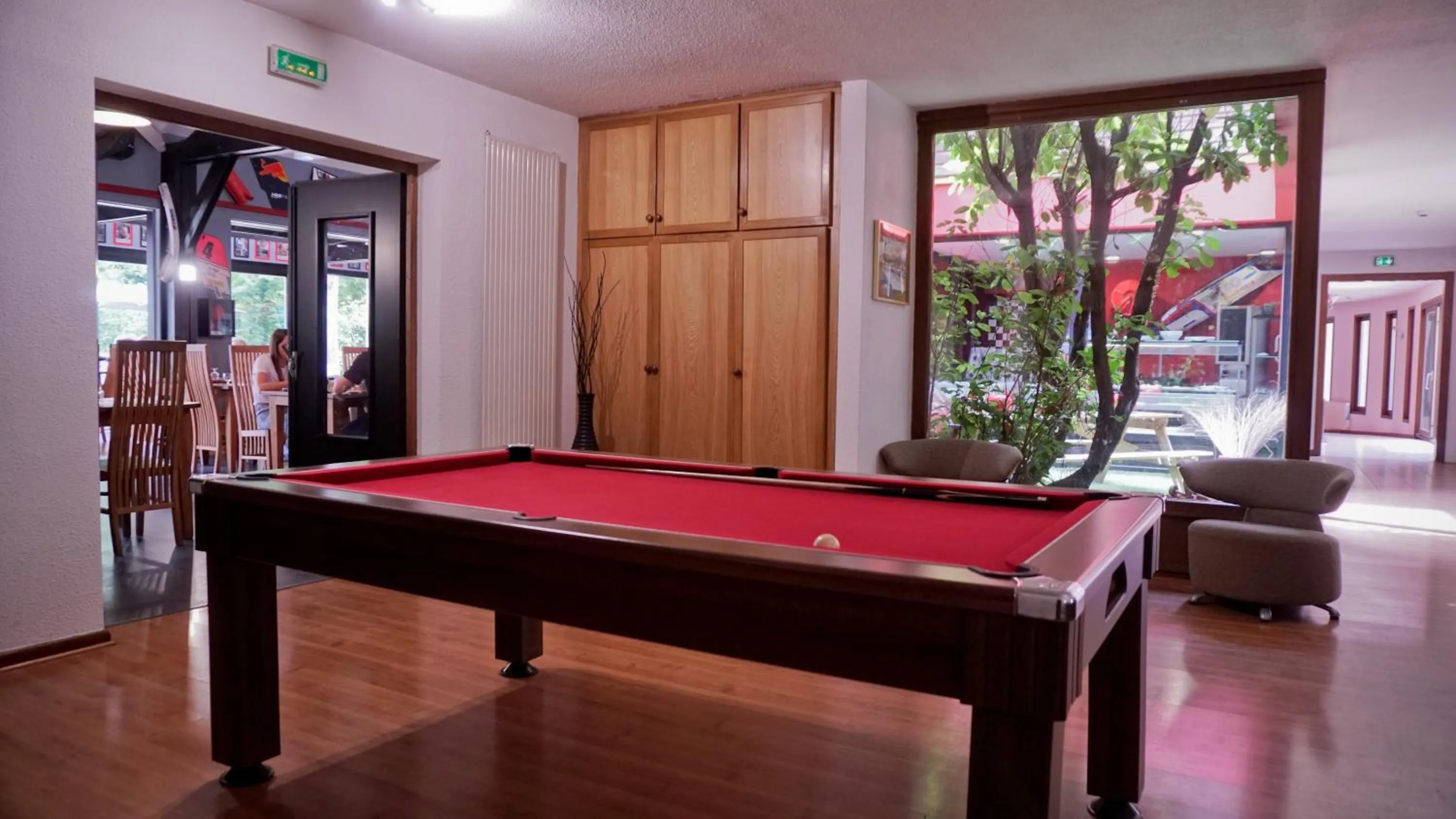 Billiard in Enzo Hôtels - ST Eloy Metz Amneville By Kyriad Direct