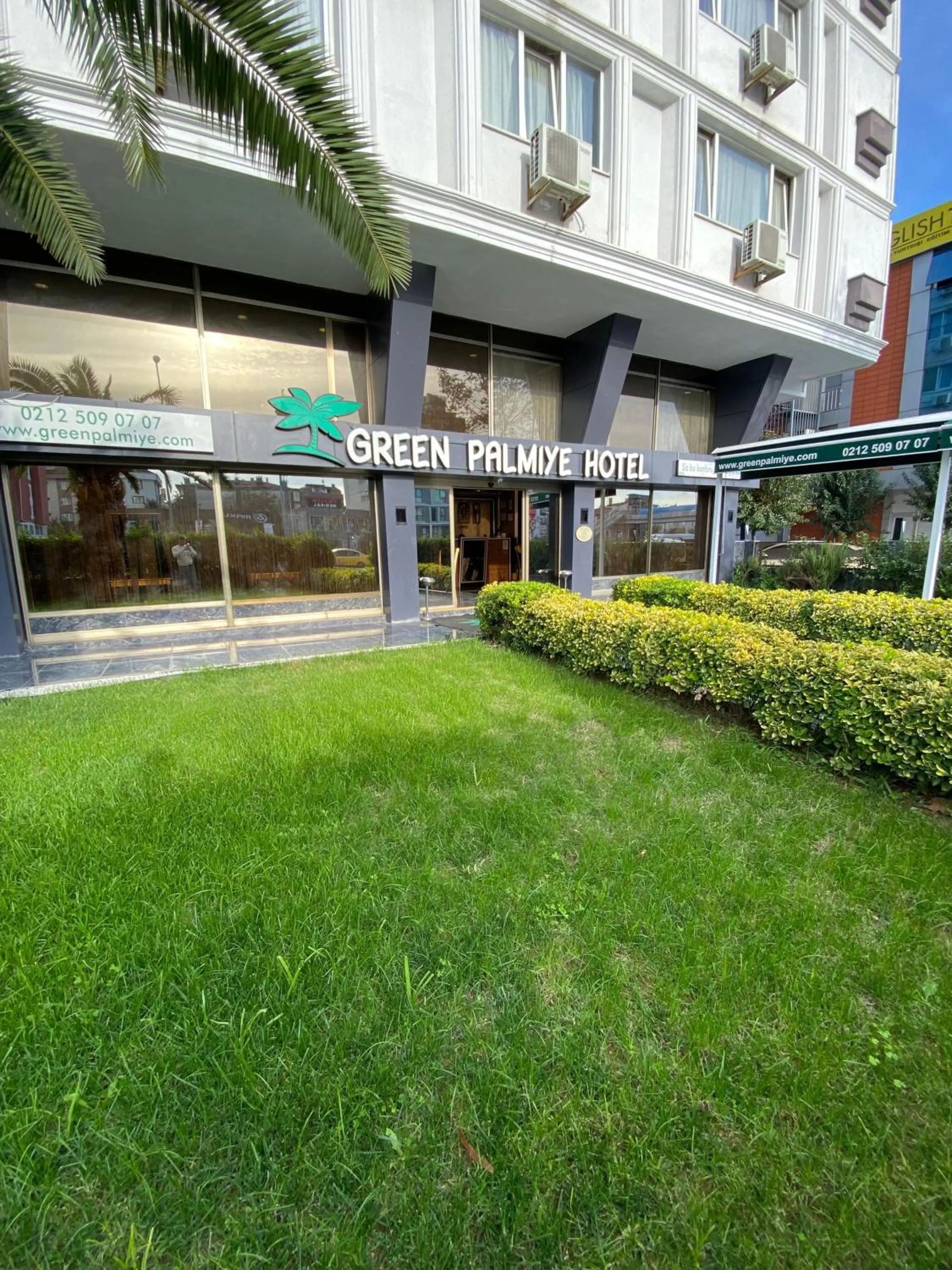 Garden in Green Palmiye Hotel