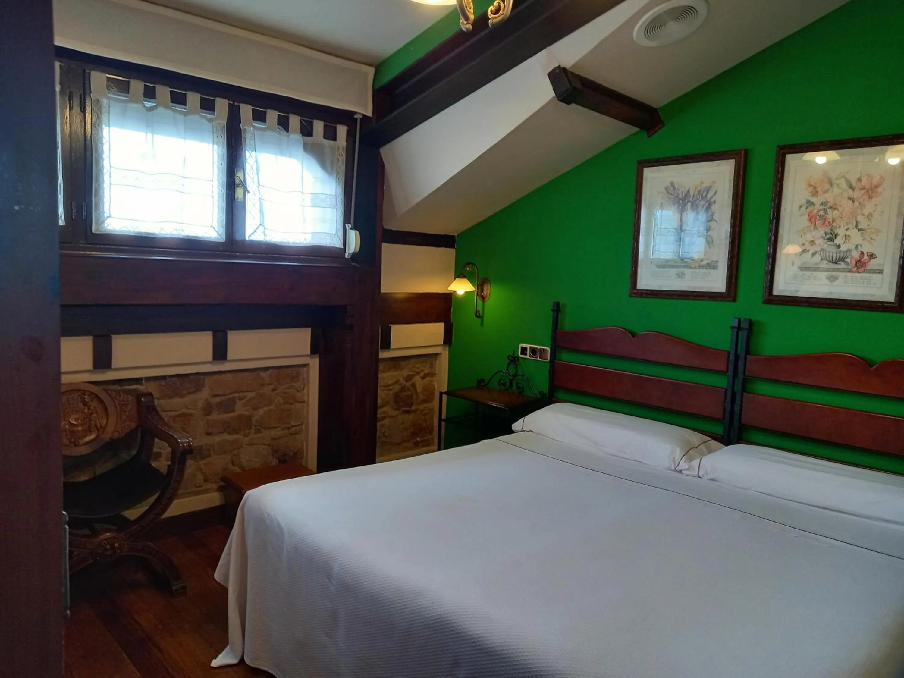 Bedroom, Bed in Hotel Eutimio