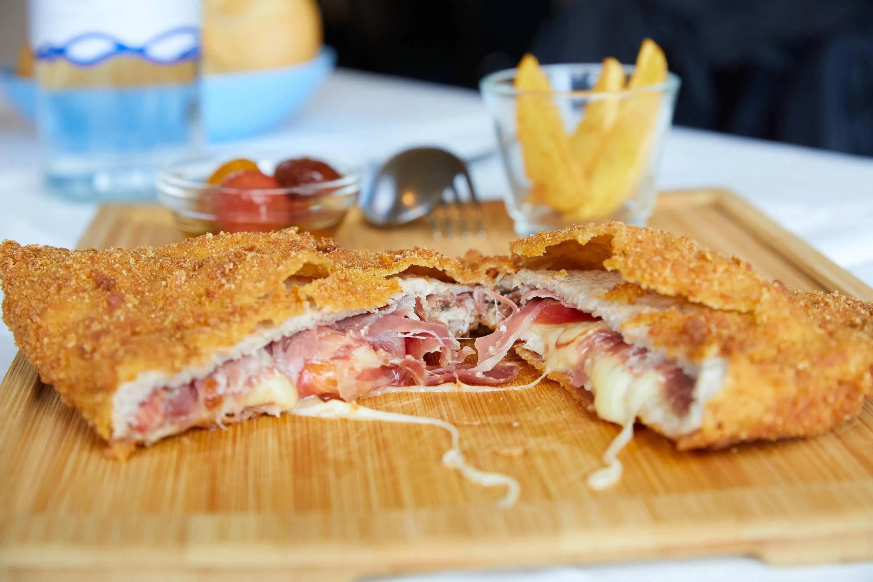 Restaurant/places to eat in Hotel Eutimio