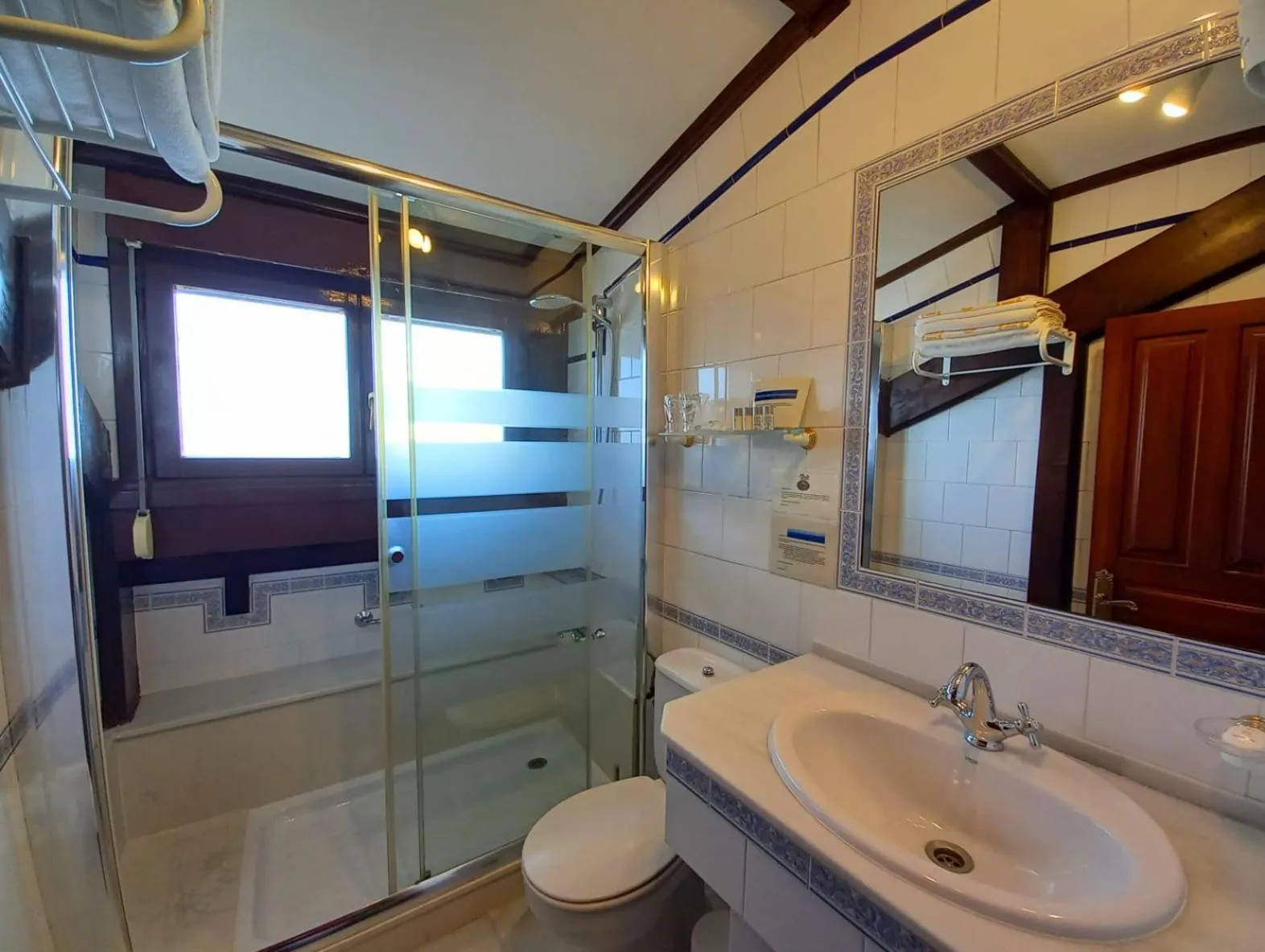 Bathroom in Hotel Eutimio