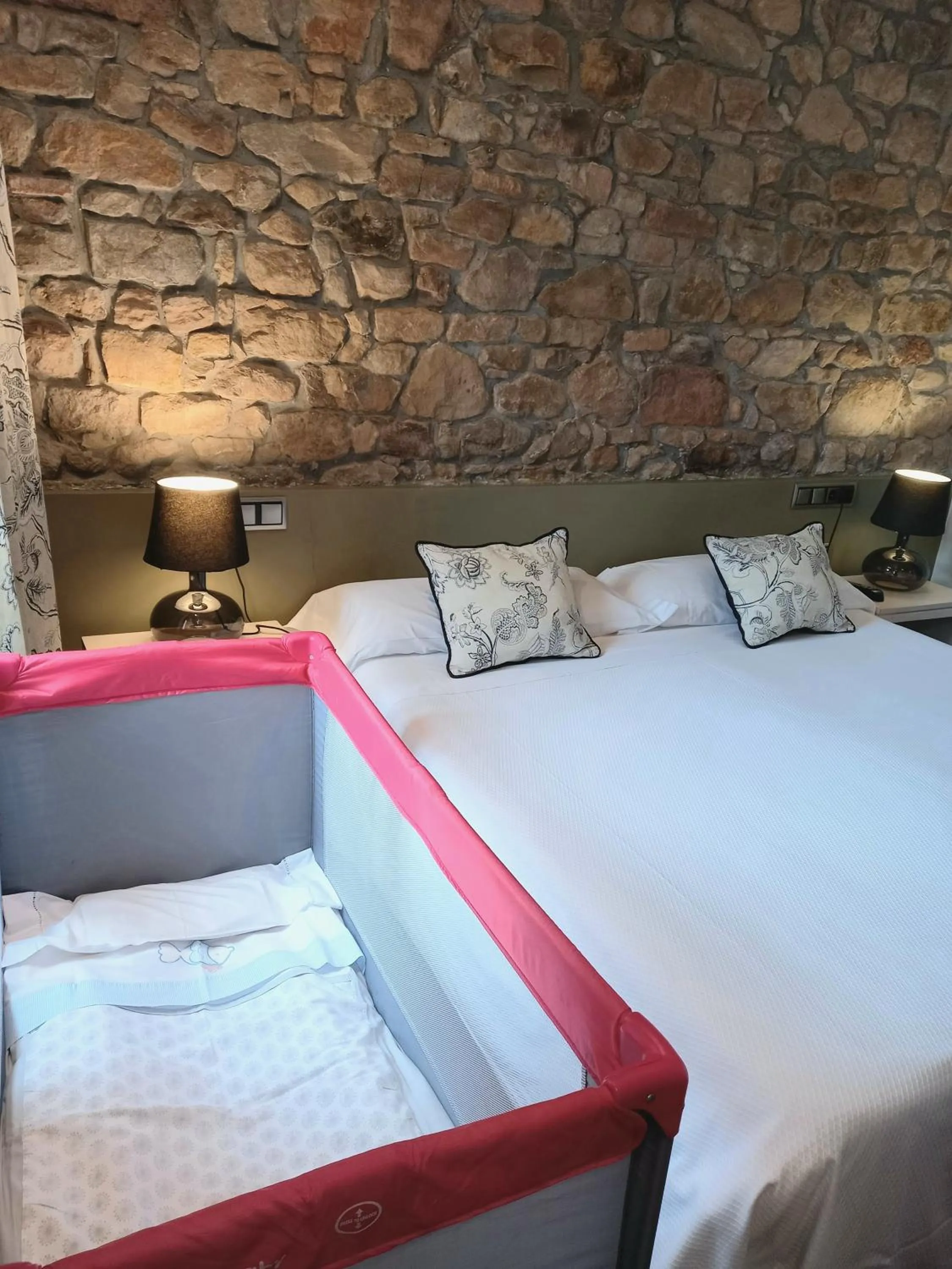 Bed in Hotel Eutimio