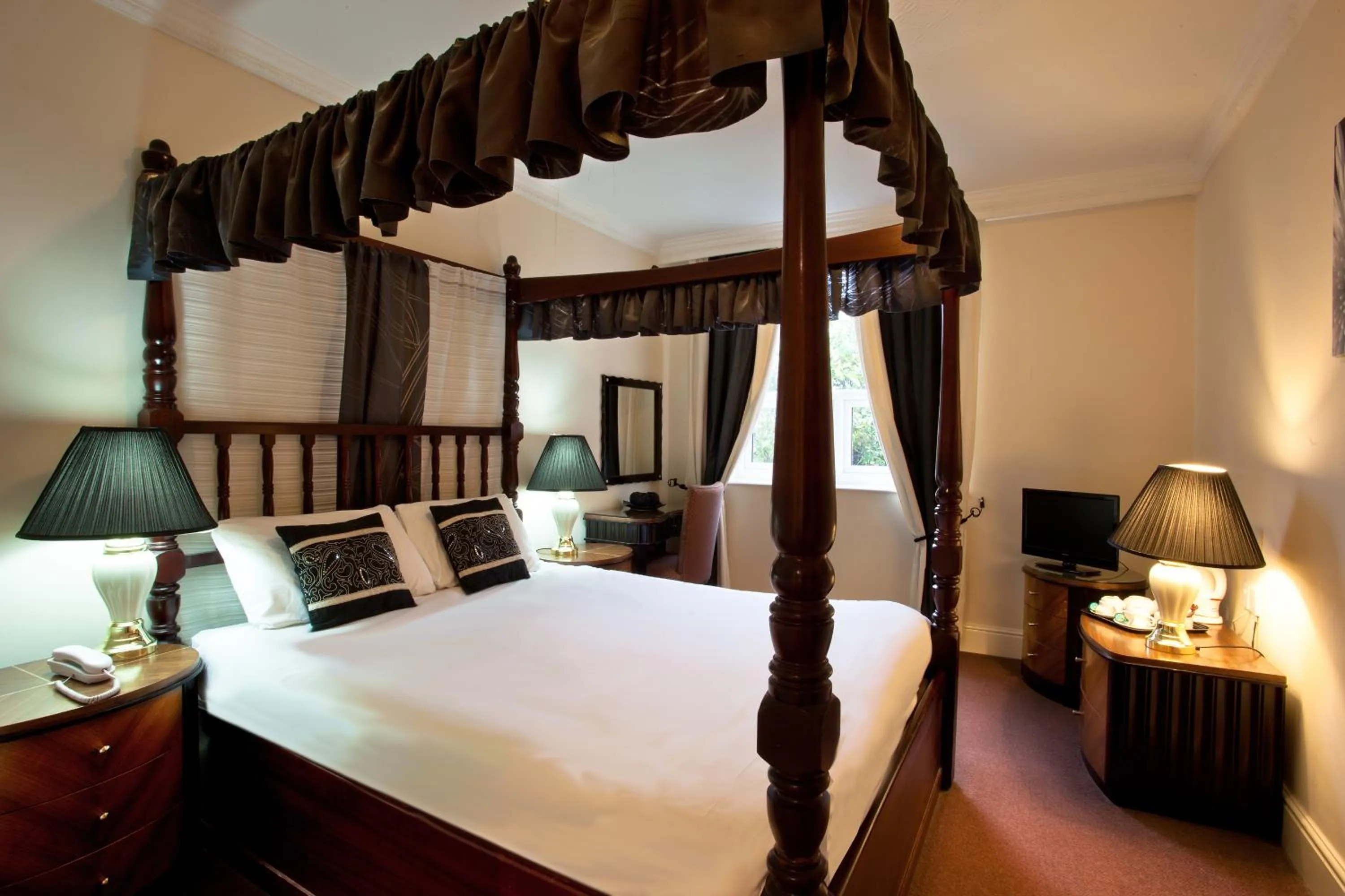 Bed in Britannia Hotel, Stockport