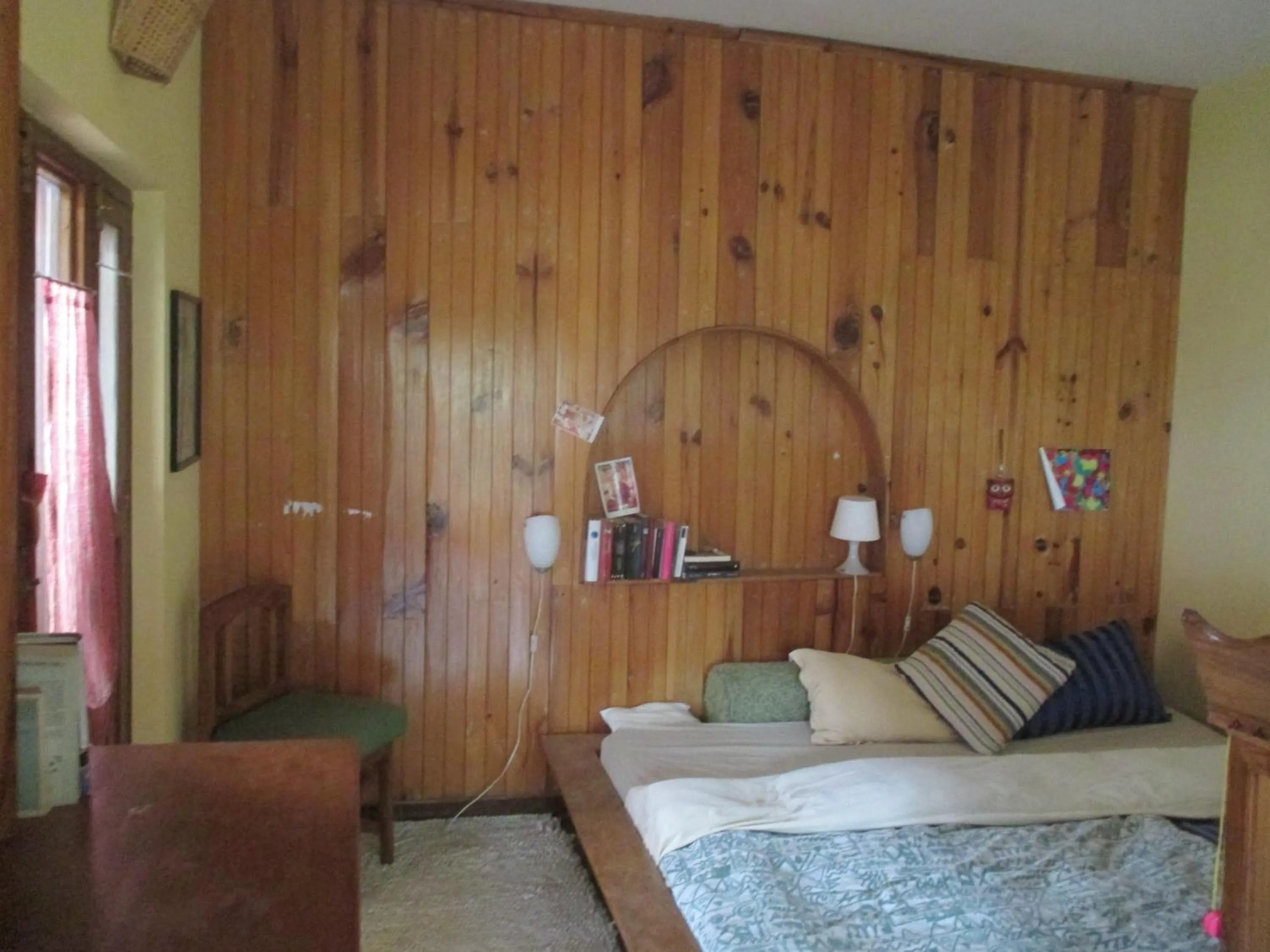 Property building, Bed in Hotel Swiss