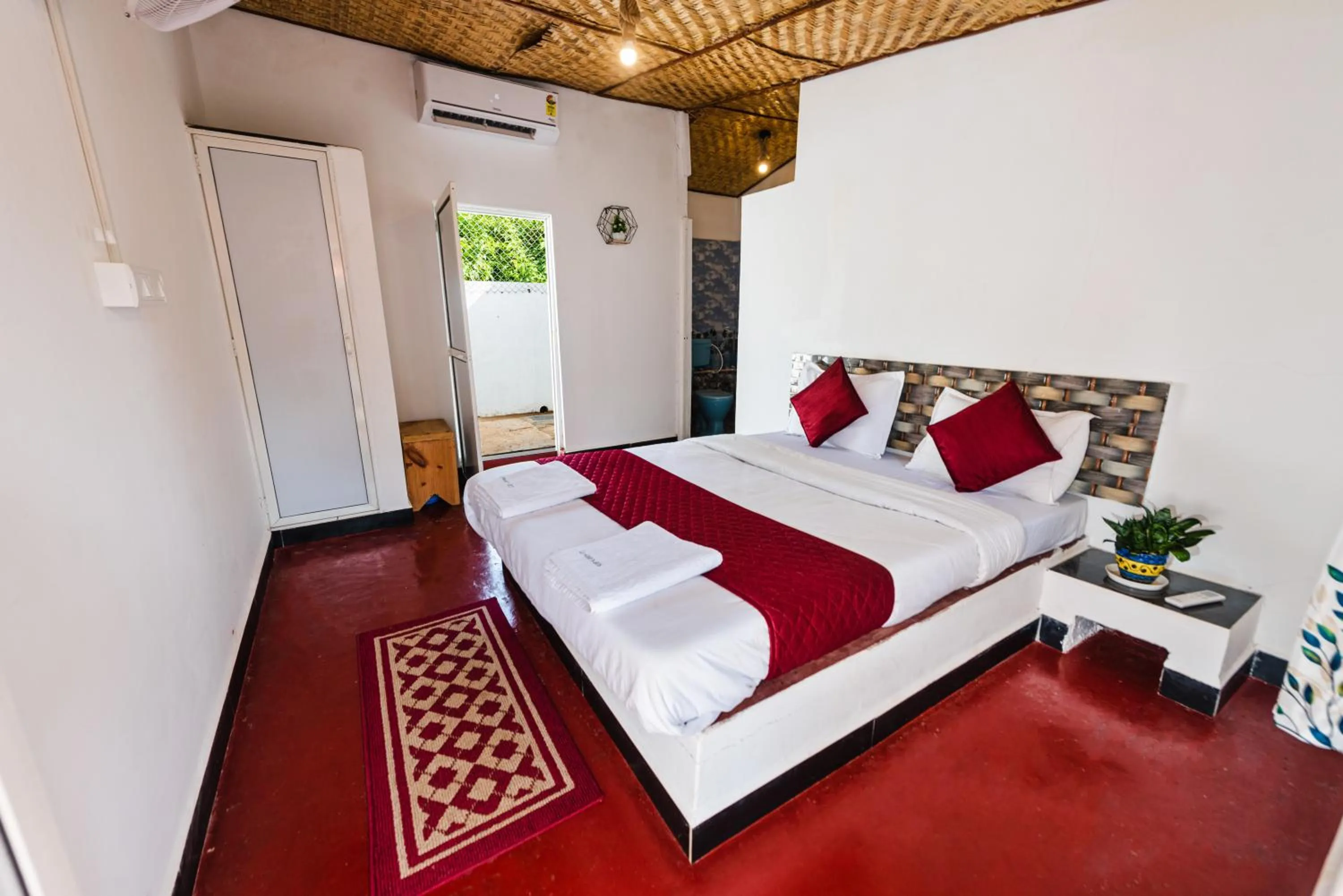 Hotel La Paulo's Near Beach Resort