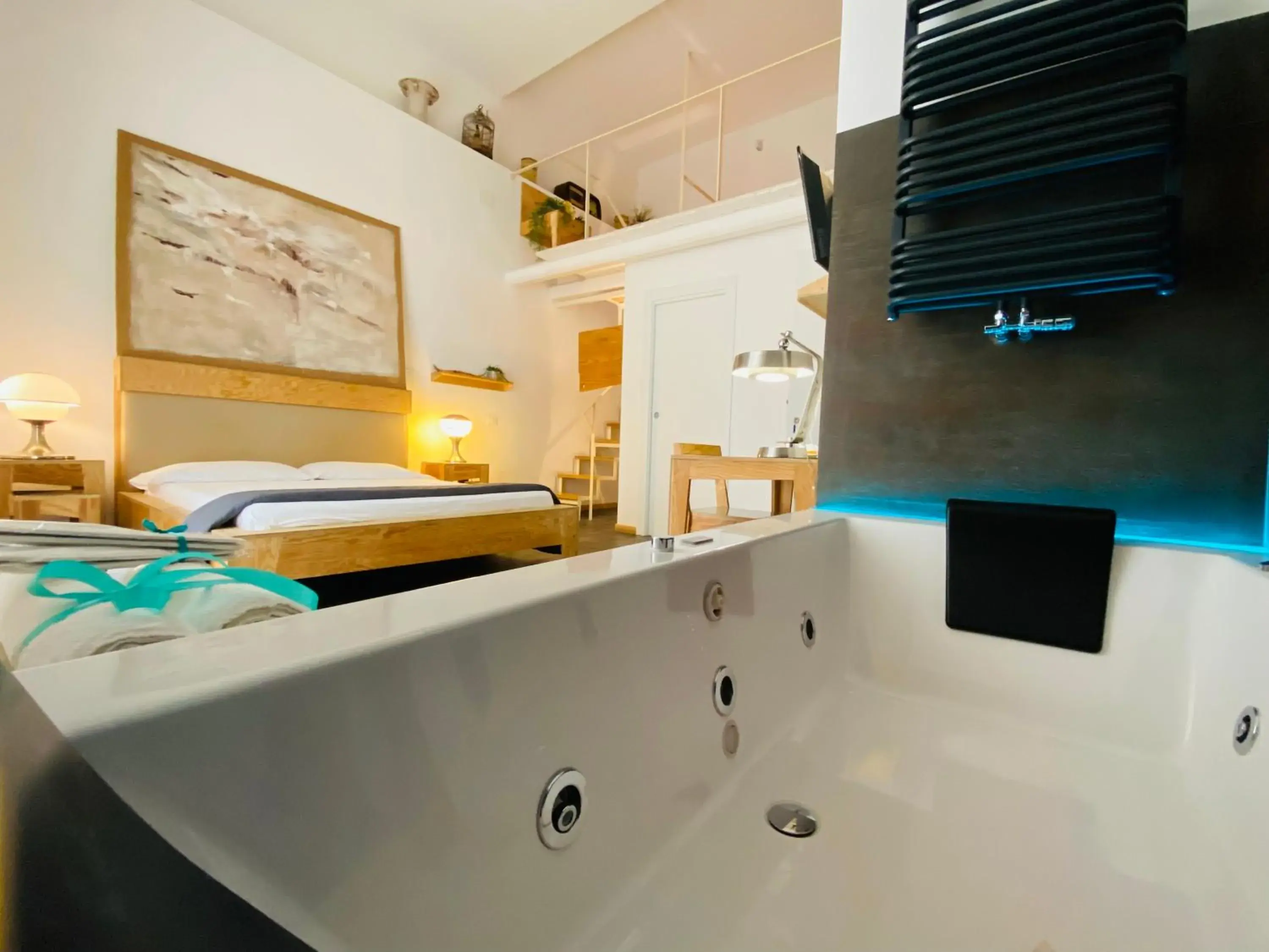 Junior Suite in AQUAROOMS Suites Junior Suite in AQUAROOMS Suites