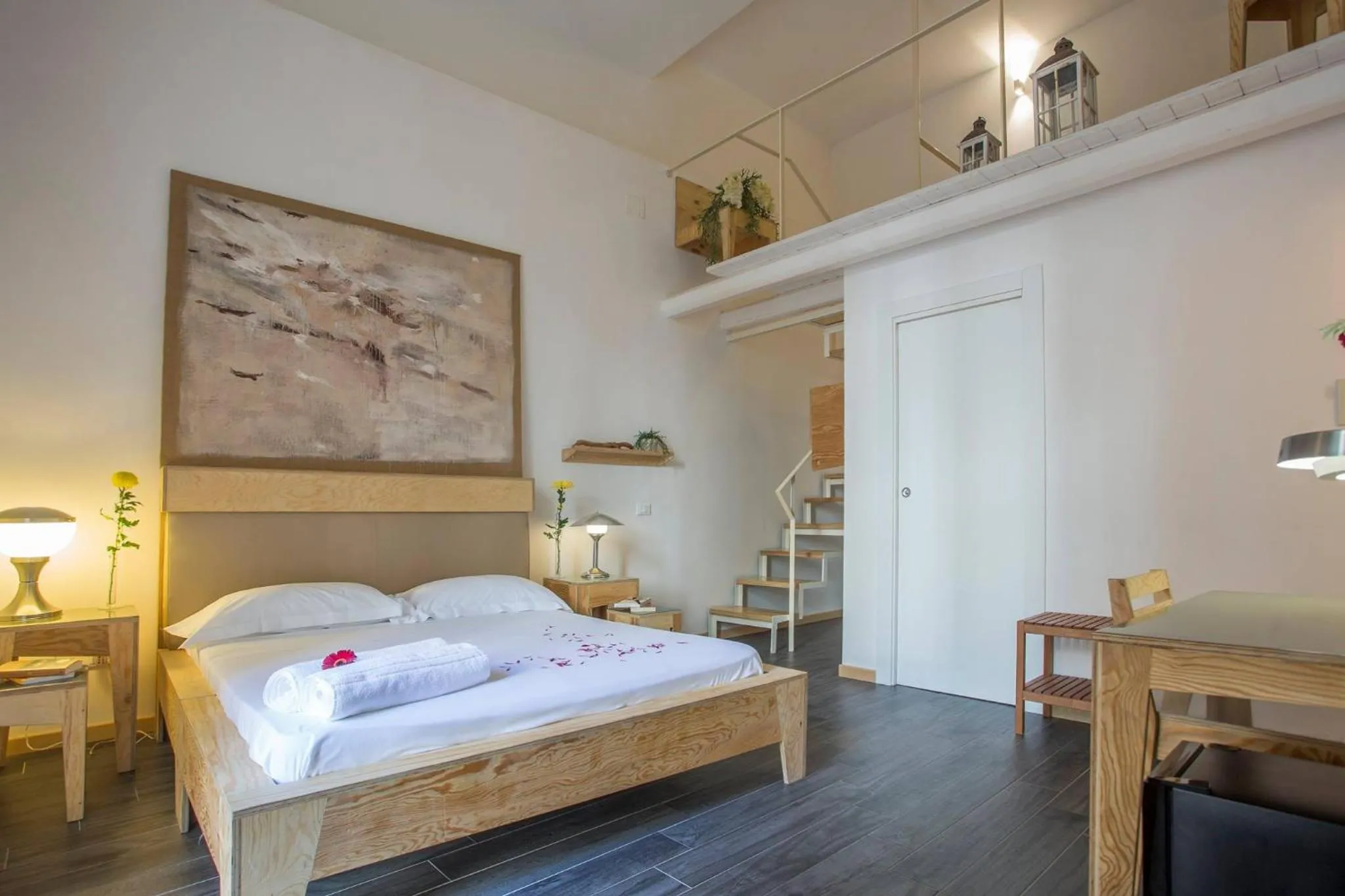 Photo of the whole room, Bed in AQUAROOMS Suites