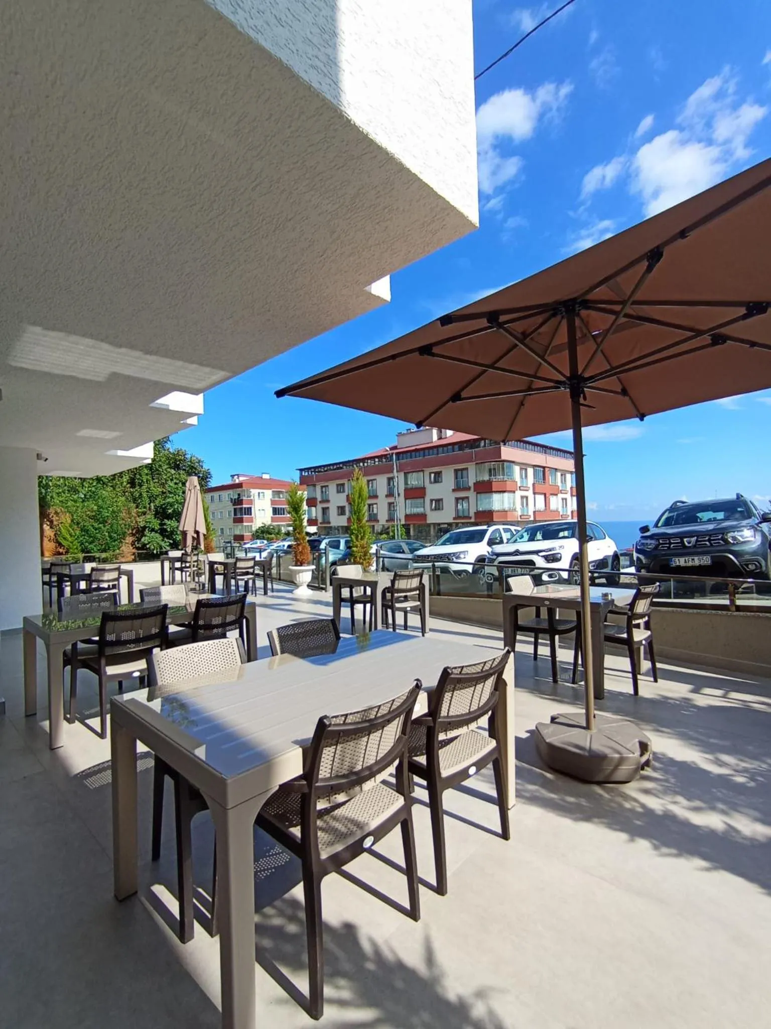 Restaurant/places to eat in Erom Otel