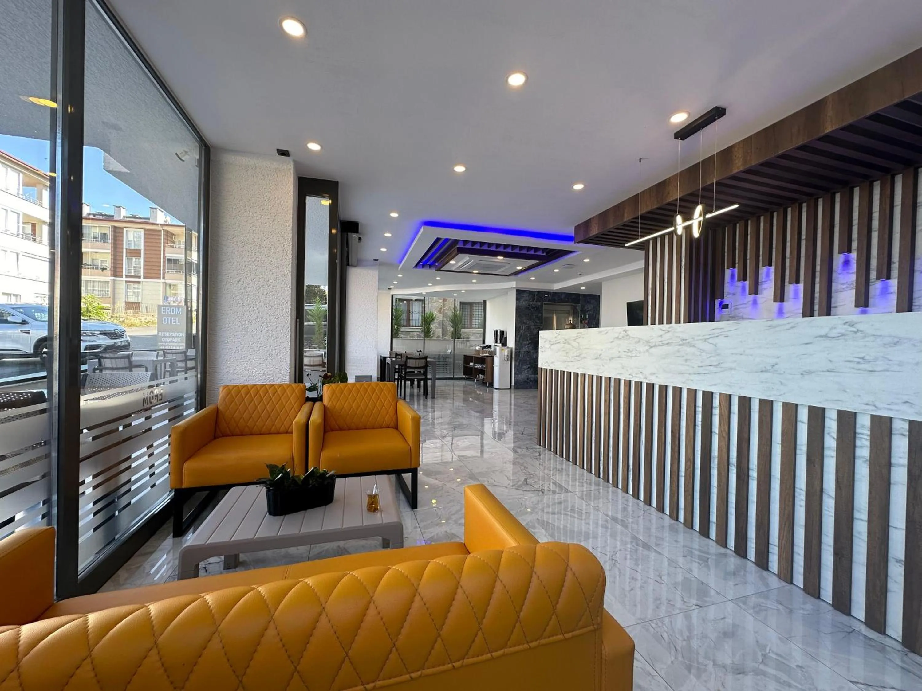 Lobby or reception in Erom Otel