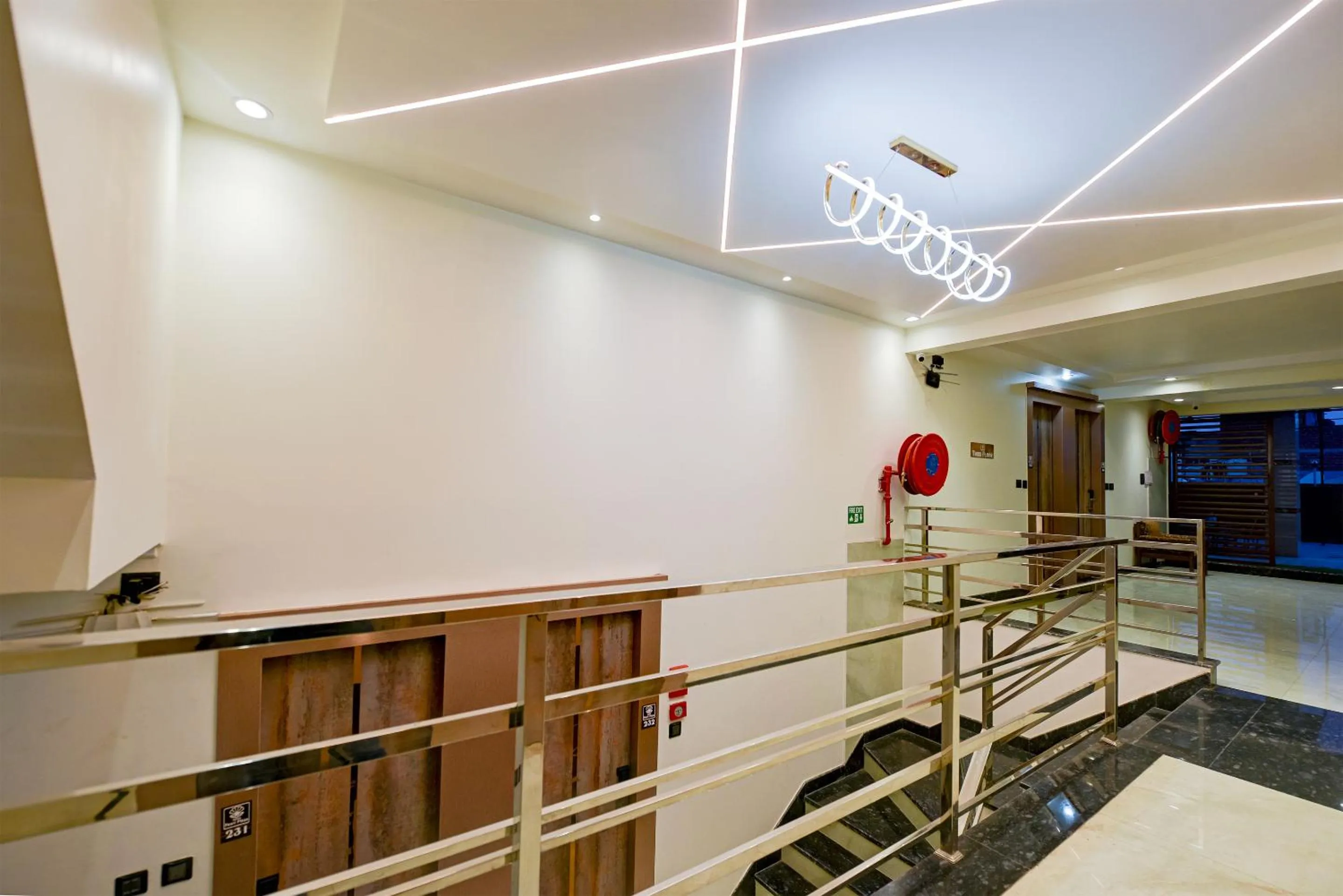 Floor plan, Bed in The Pearl Plaza Hotel in City Centre - Near New Delhi Railway Station